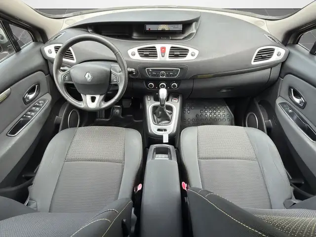Renault Scenic view 13