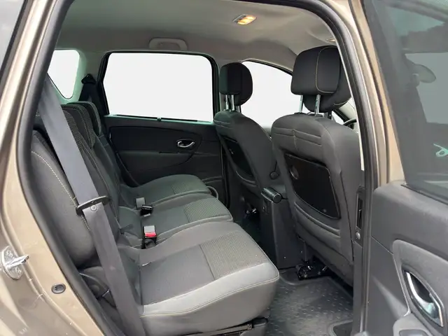 Renault Scenic view 14
