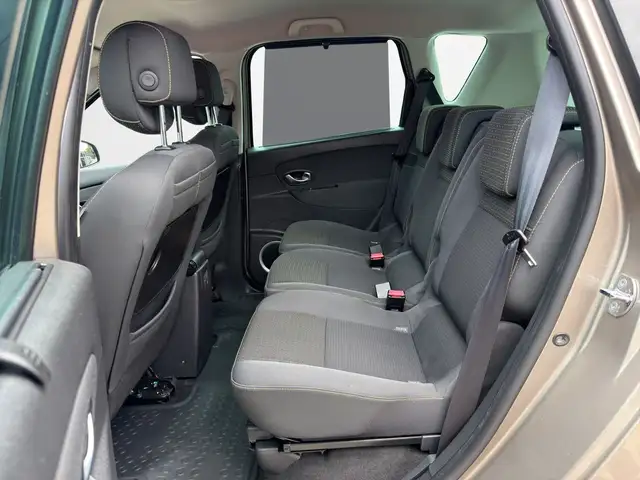 Renault Scenic view 12