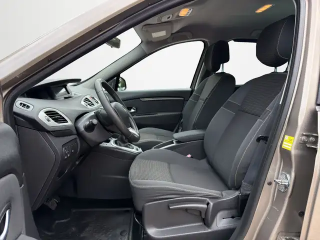 Renault Scenic view 10