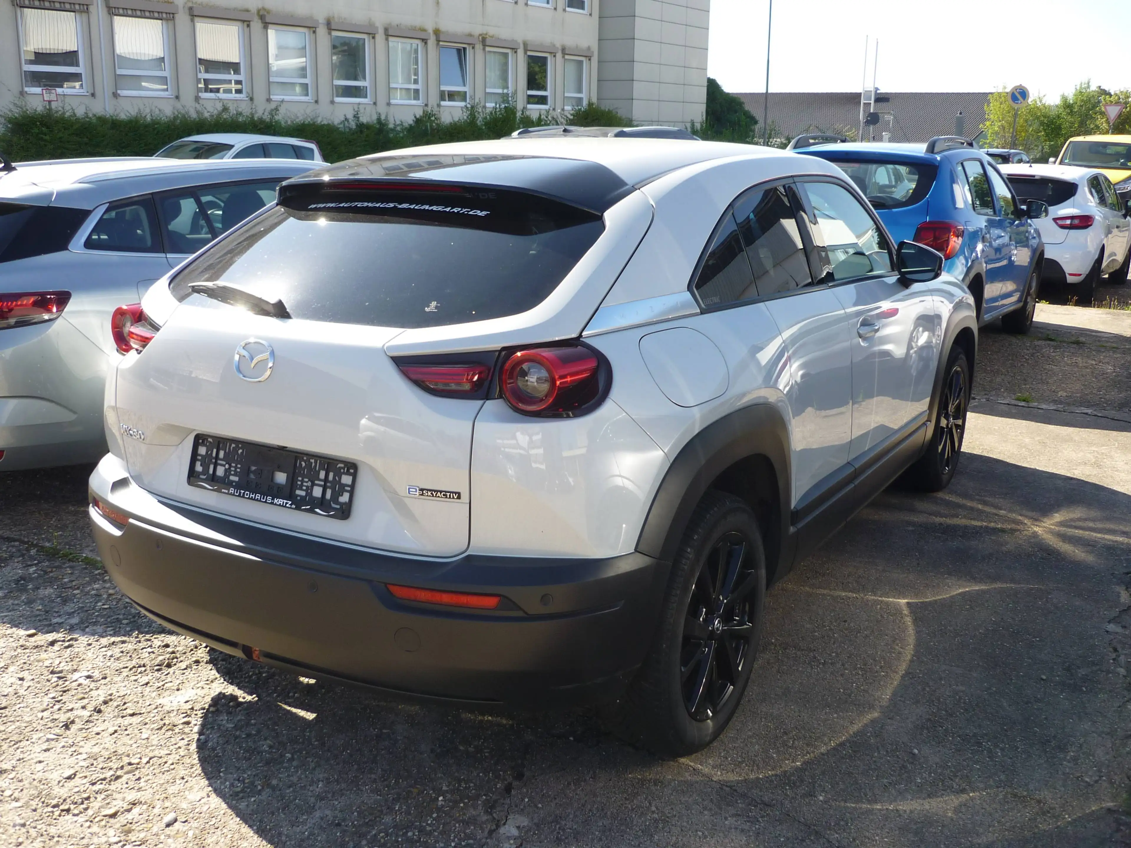 Mazda MX-30 MX-30 e-SKYACTIV — photo 3