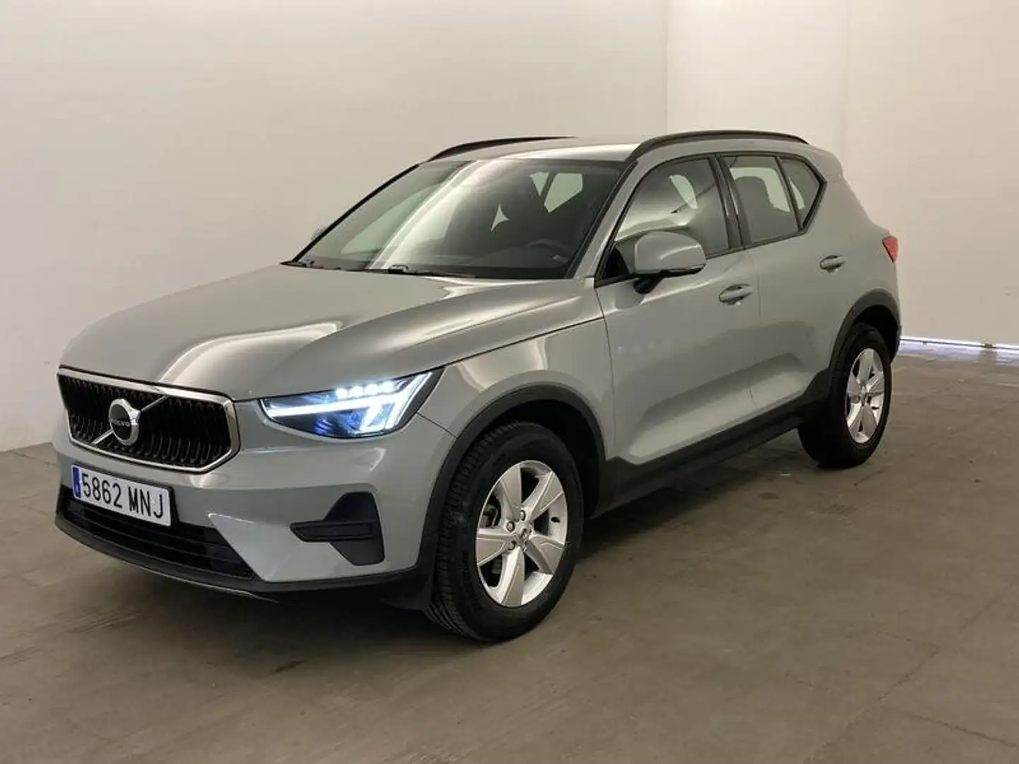 Volvo XC40 1.5 T2 Essential Auto - 1