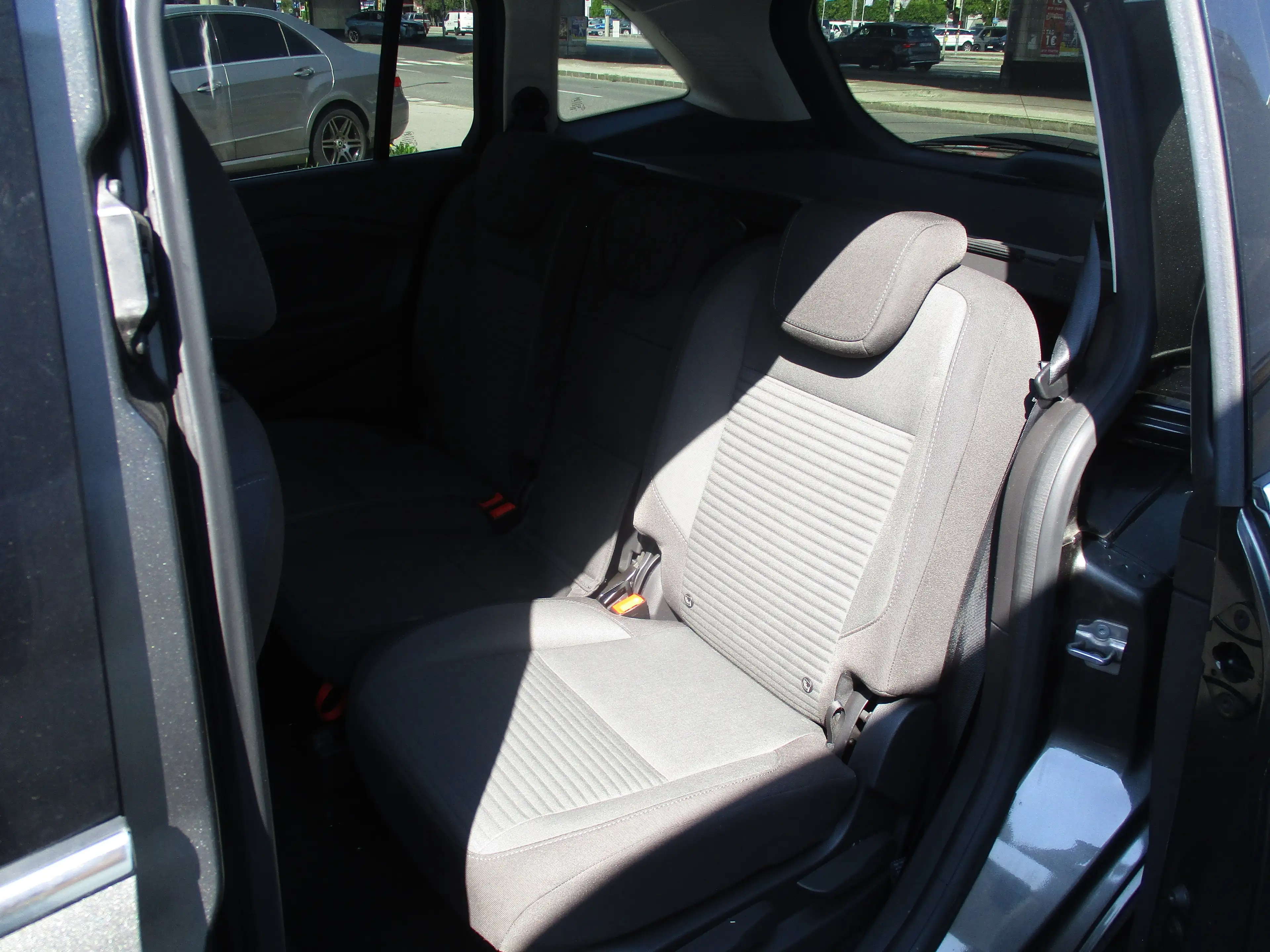 Ford Grand C-Max Titanium — photo 14