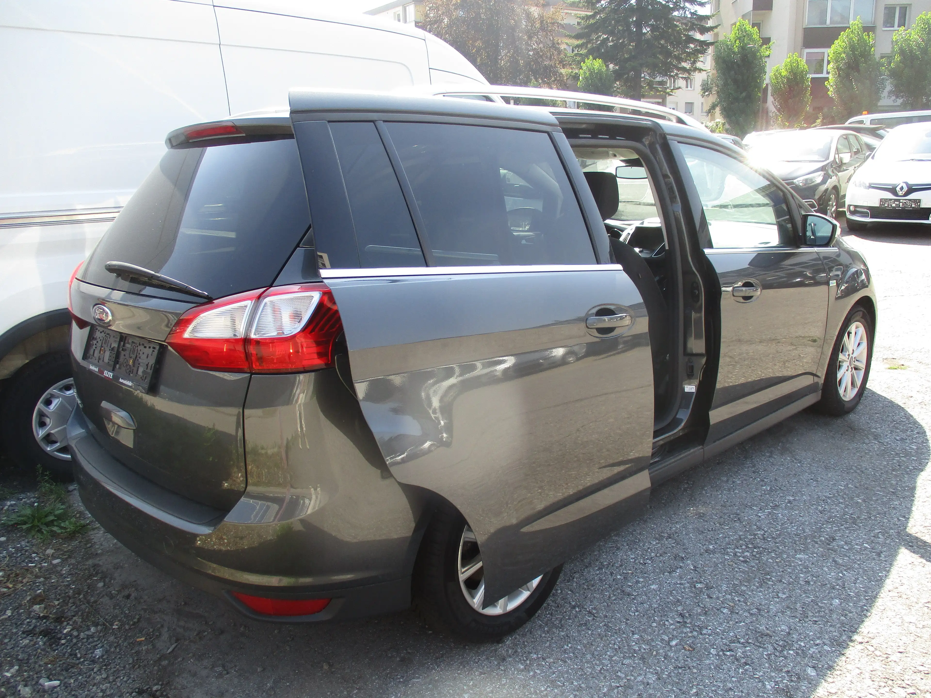 Ford Grand C-Max Titanium — photo 5