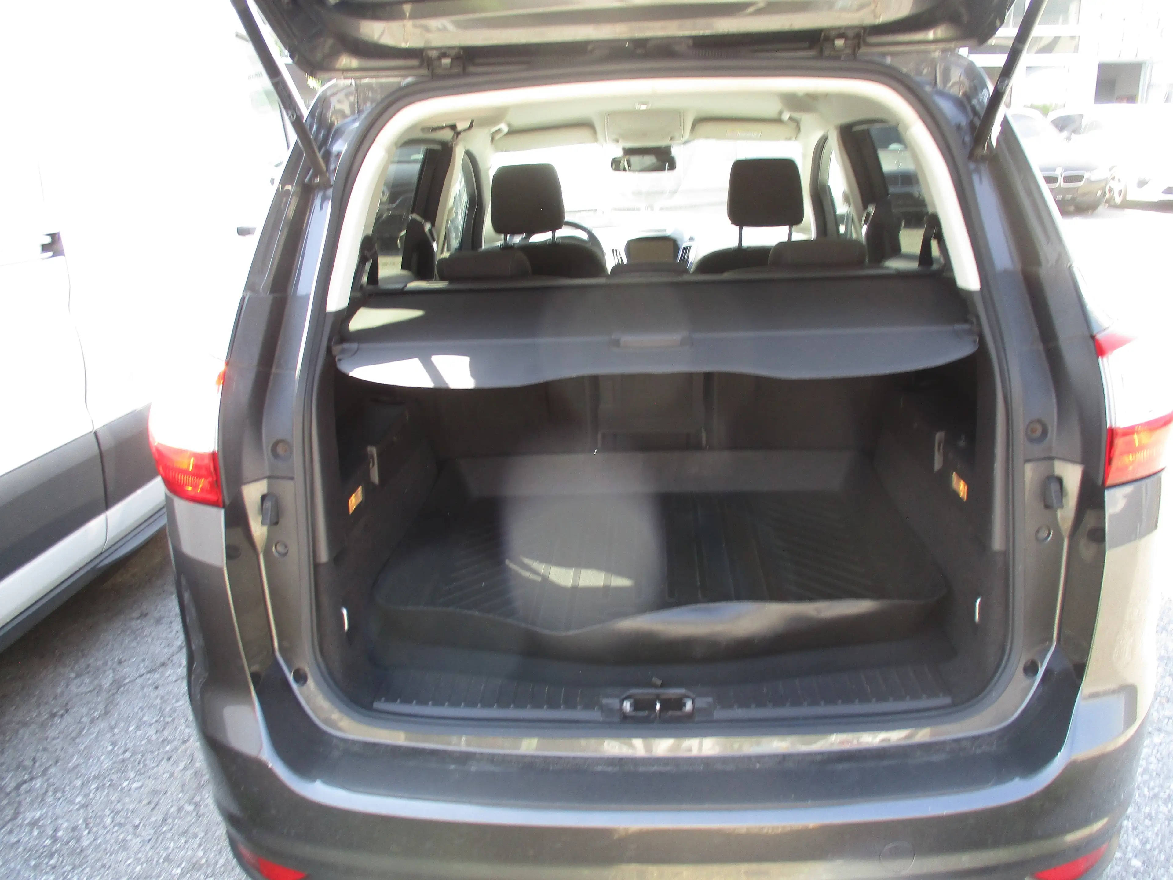 Ford Grand C-Max Titanium — photo 7