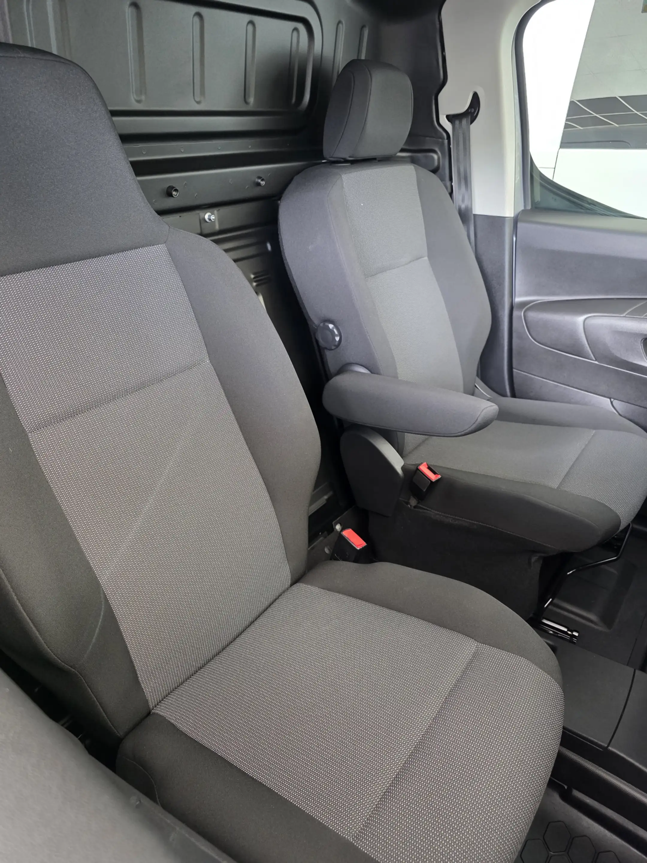 Peugeot Partner e-Partner 50 kWh Airco Cruisecontrol Sportvelgen — photo 23