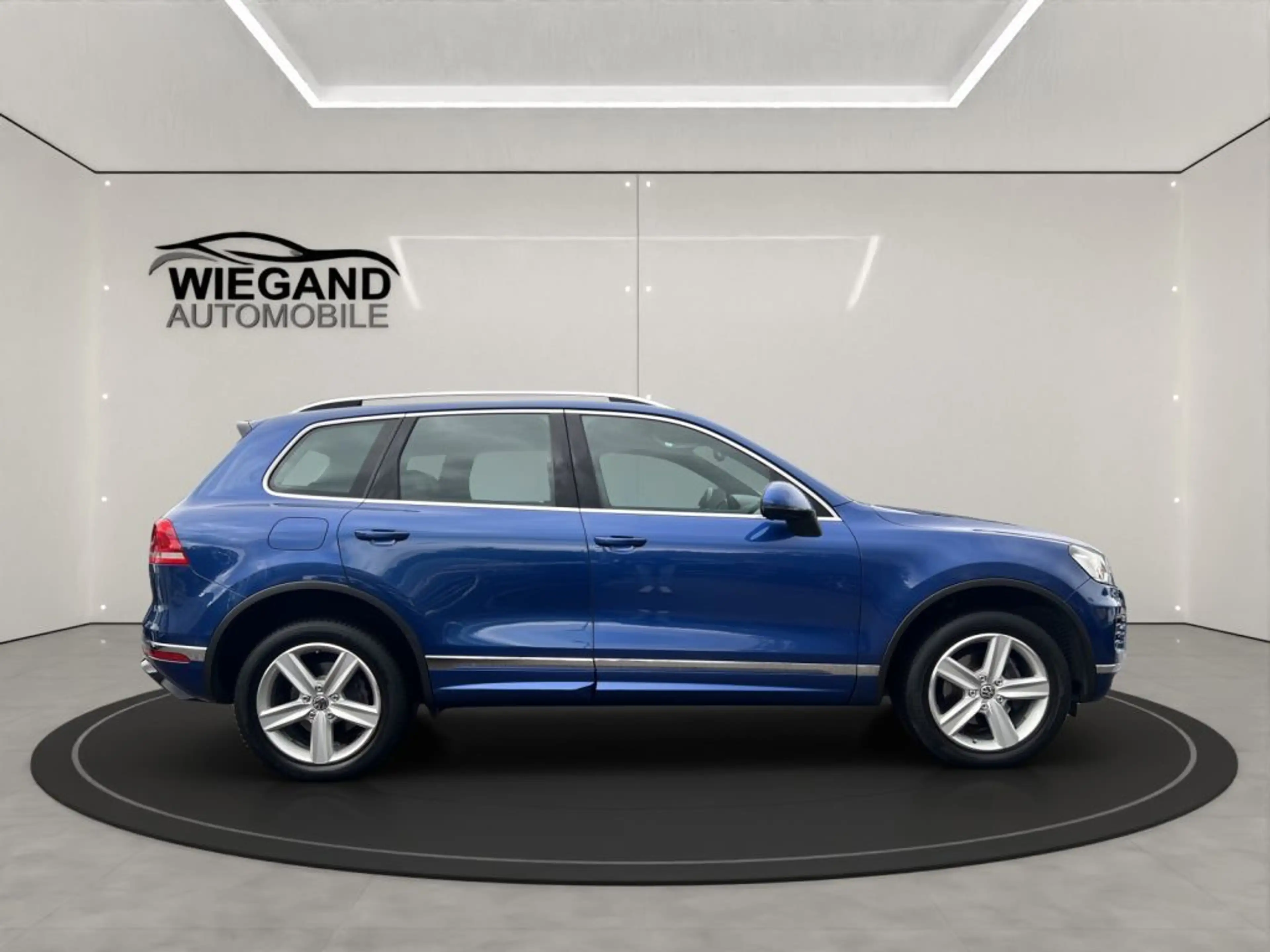 Volkswagen Touareg 3.0 V6 TDI SCR Blue Motion DPF Automatik — photo 6
