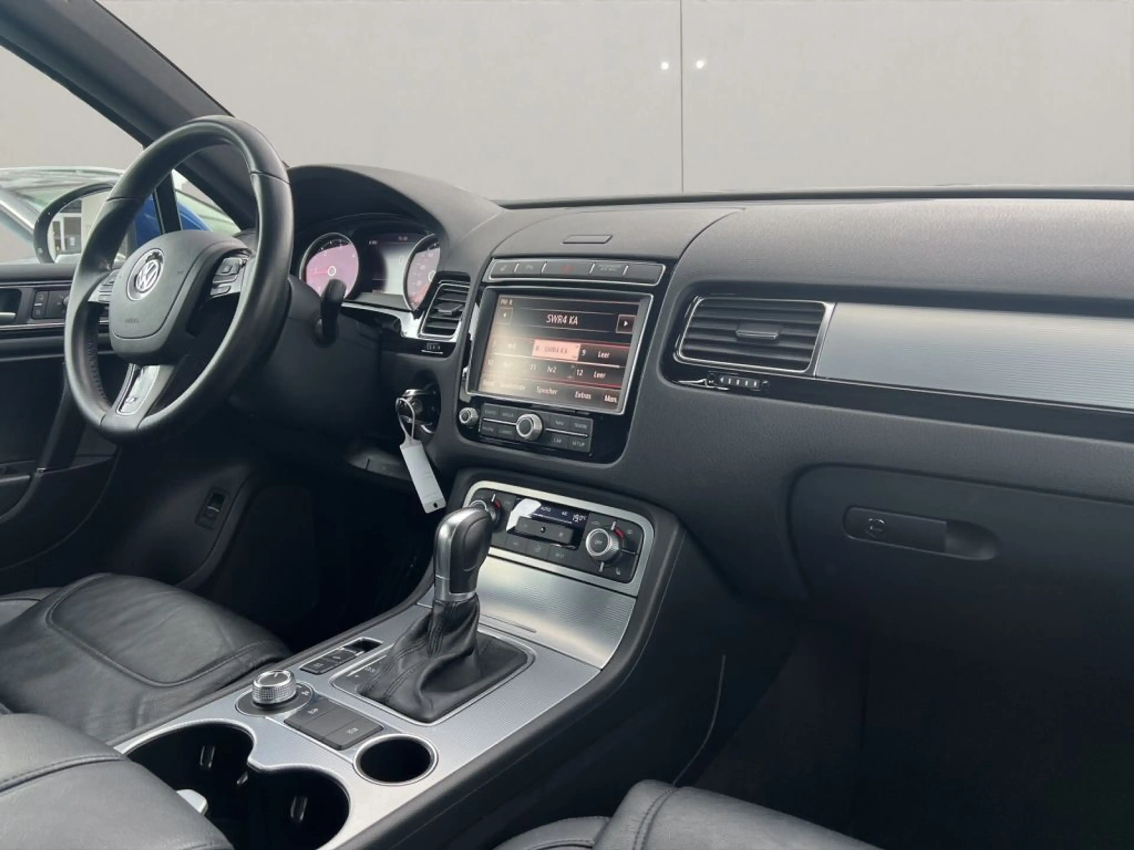 Volkswagen Touareg 3.0 V6 TDI SCR Blue Motion DPF Automatik — photo 14