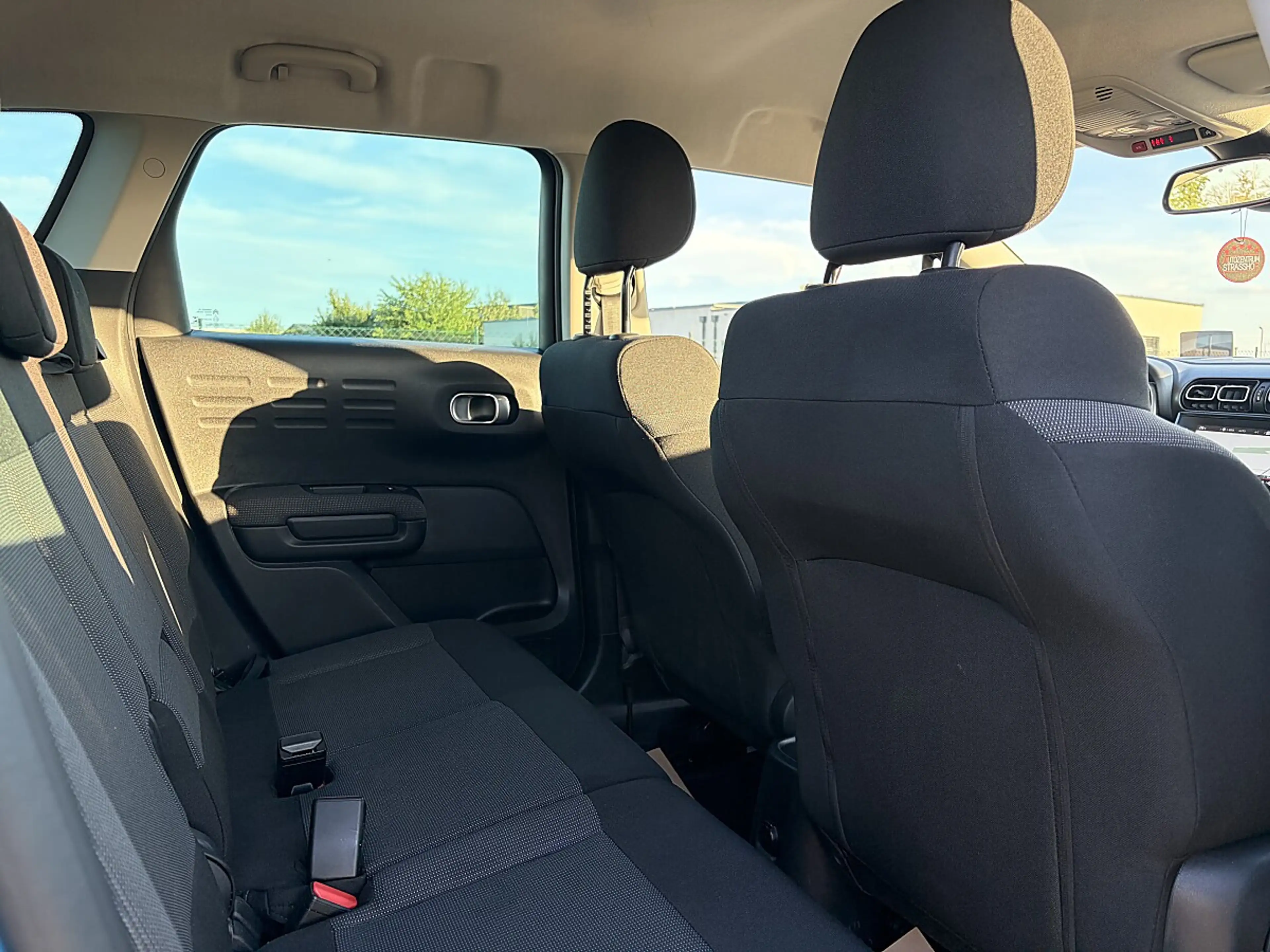Citroen C3 Aircross PureTech130 S&S EAT6 Shine — photo 13