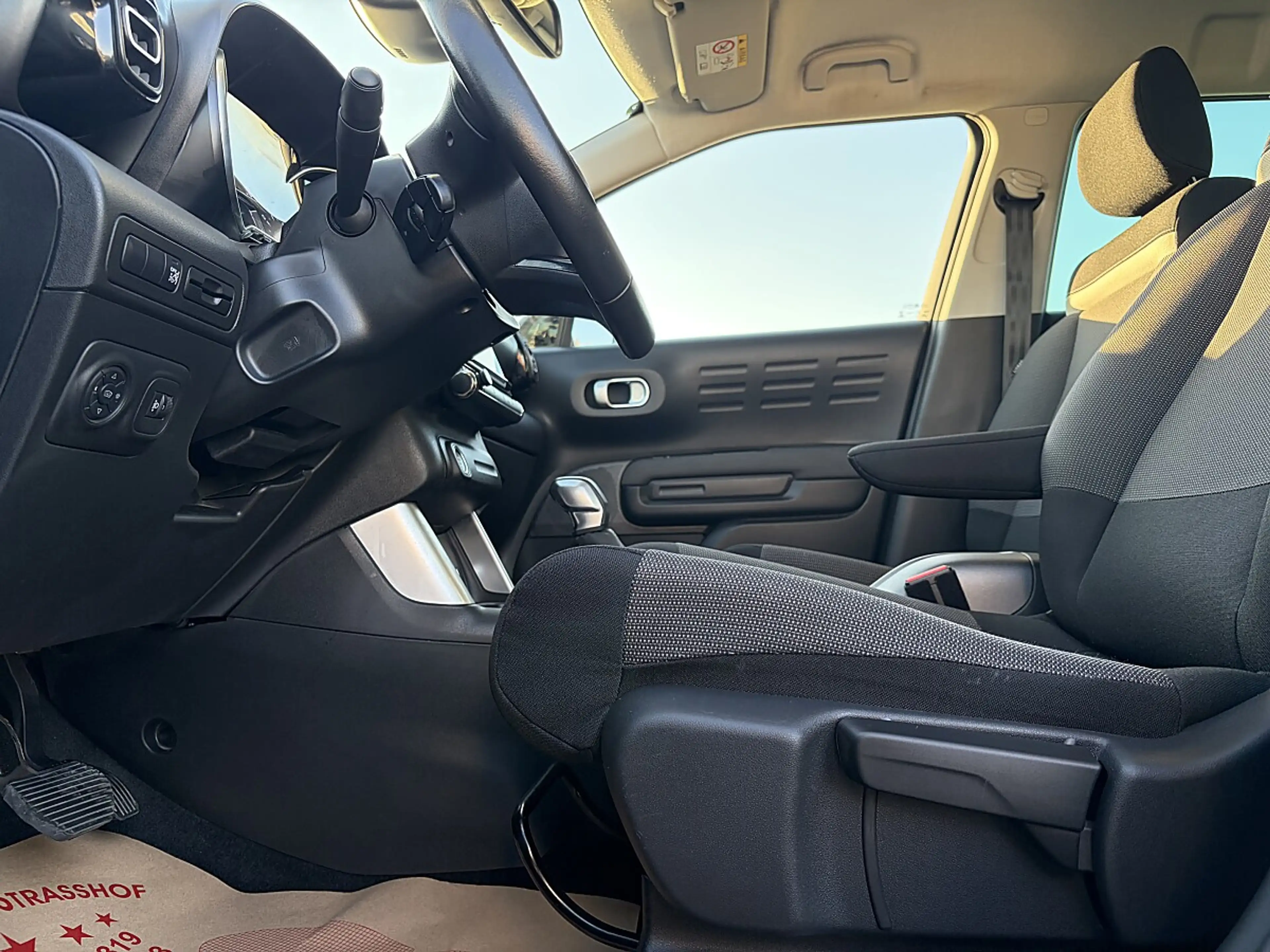 Citroen C3 Aircross PureTech130 S&S EAT6 Shine — photo 10