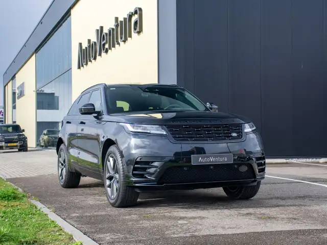Land Rover Range Rover Velar view 3
