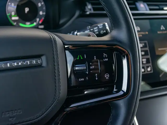 Land Rover Range Rover Velar view 13