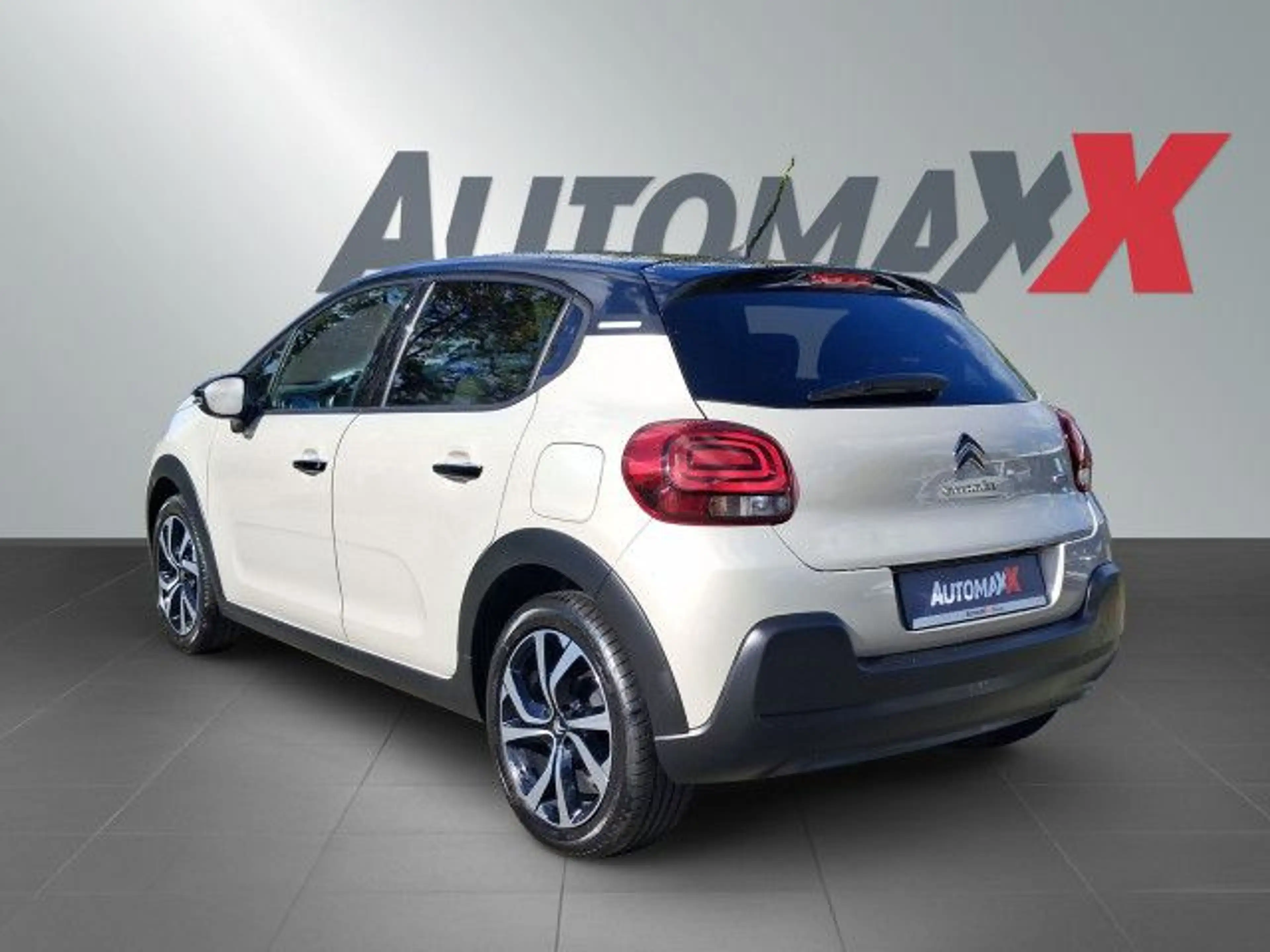 Citroen C35 C3 Pure Tech 82 SHINE Navi LED CarPlay Bluetooth — photo 3