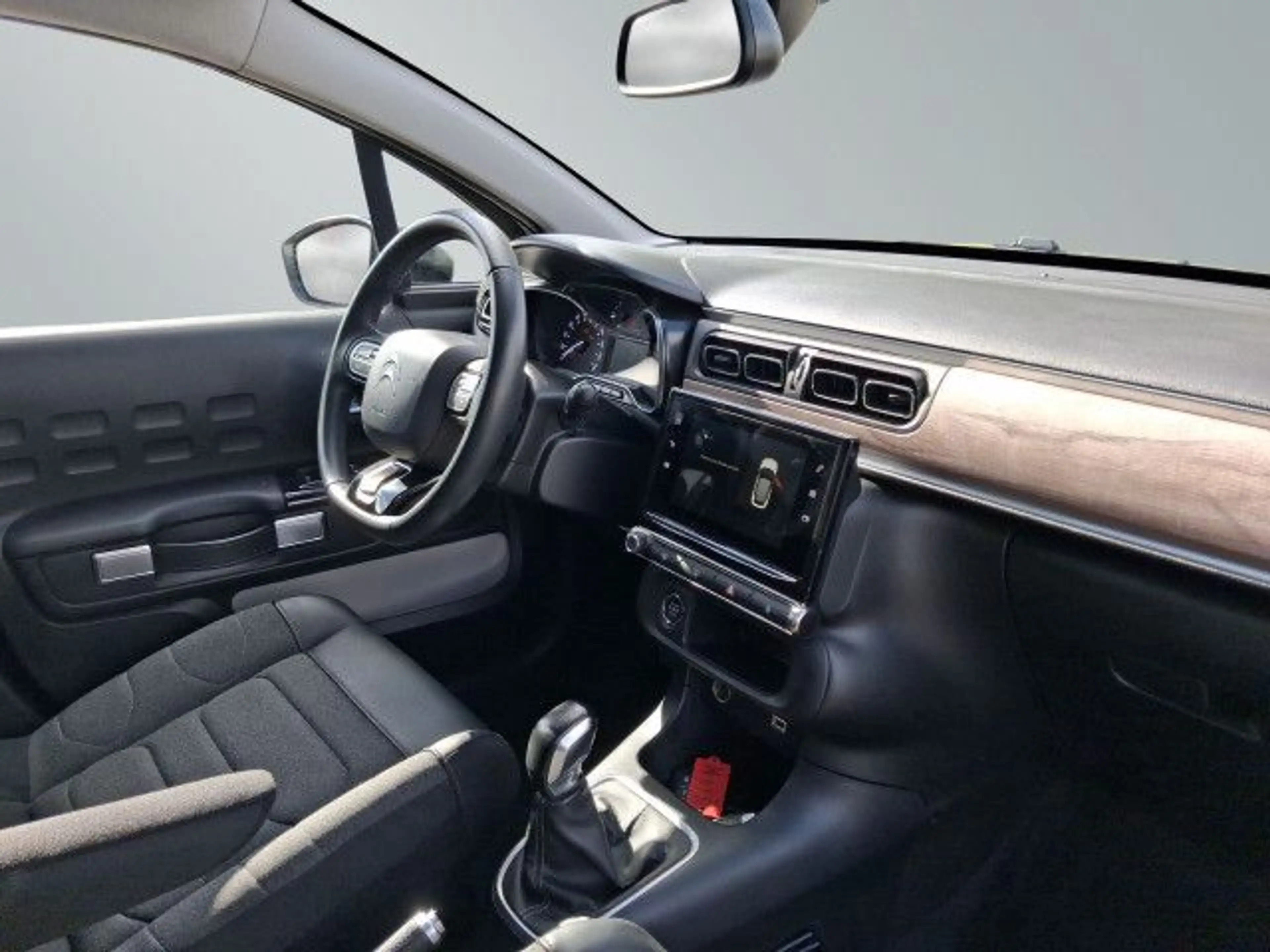 Citroen C35 C3 Pure Tech 82 SHINE Navi LED CarPlay Bluetooth — photo 11