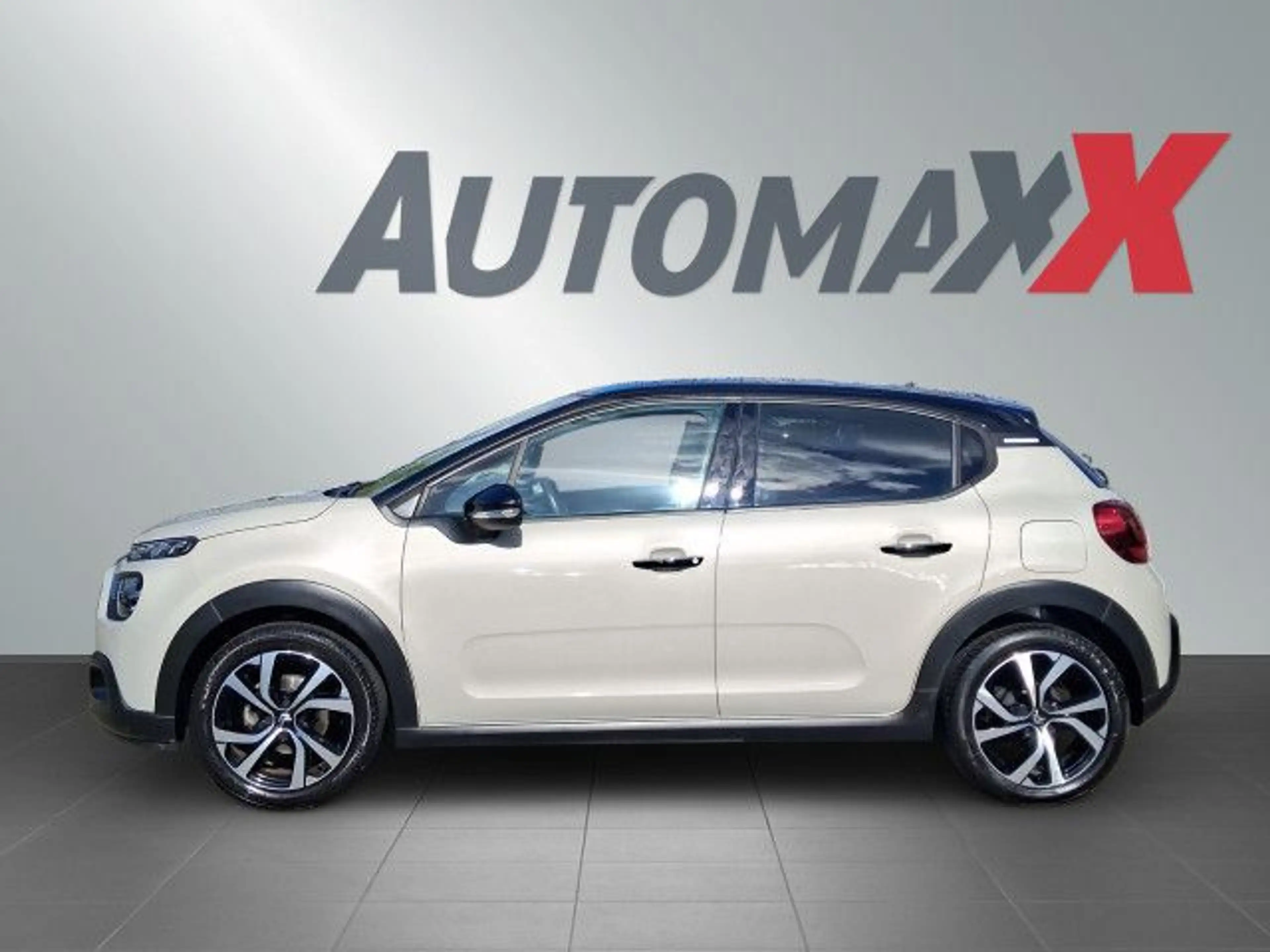 Citroen C35 C3 Pure Tech 82 SHINE Navi LED CarPlay Bluetooth — photo 4
