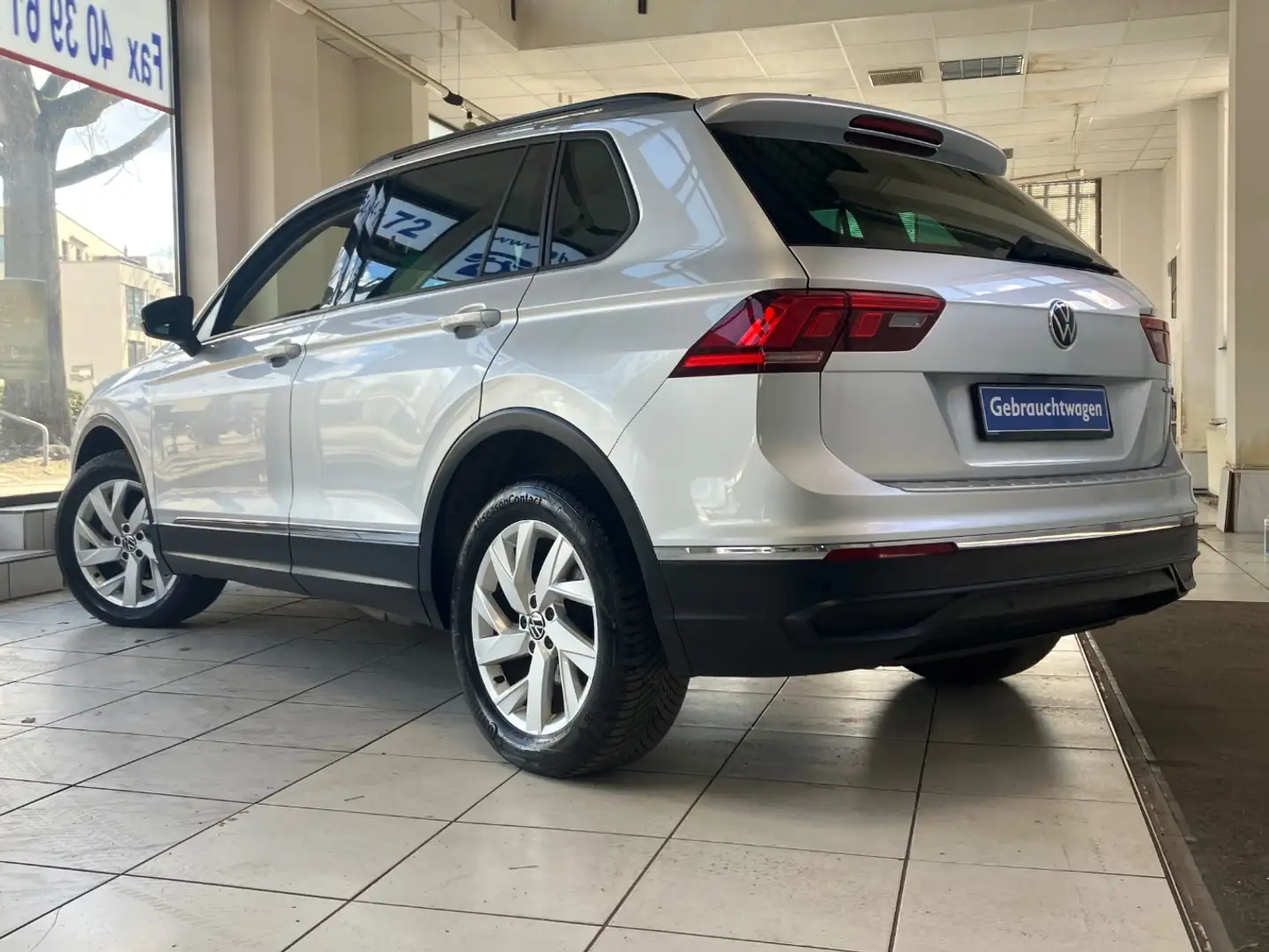 Volkswagen Tiguan 2.0 TDI Life 4Motion DSG ACC LED Silber - 2