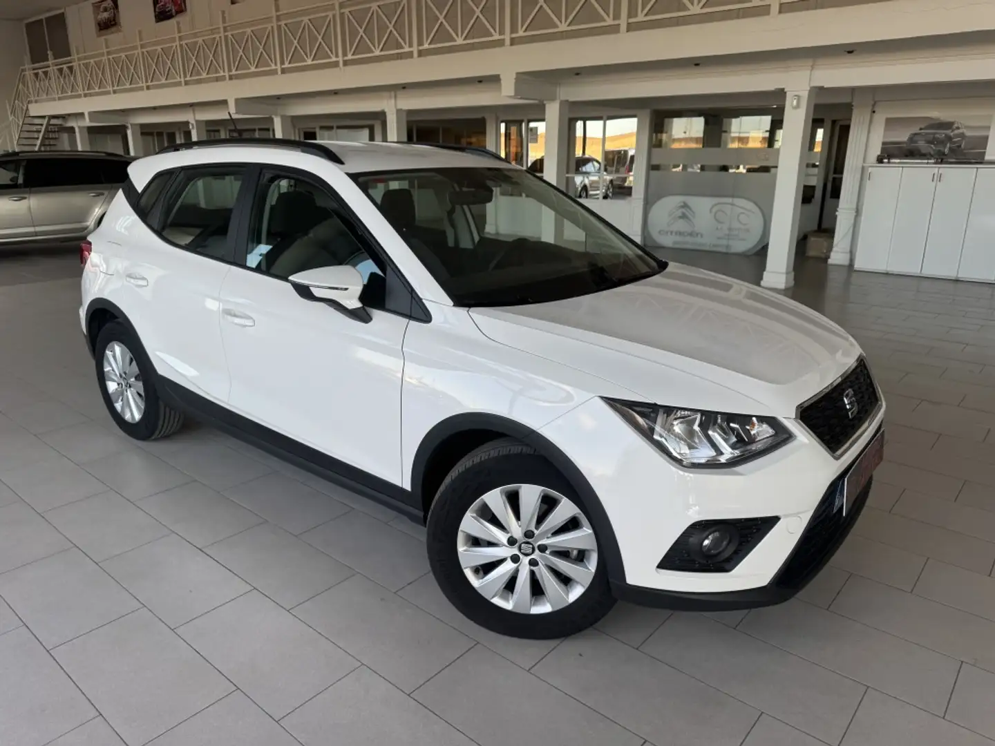 SEAT Arona 1.0 TSI Ecomotive S&S Style 110 Wit - 2