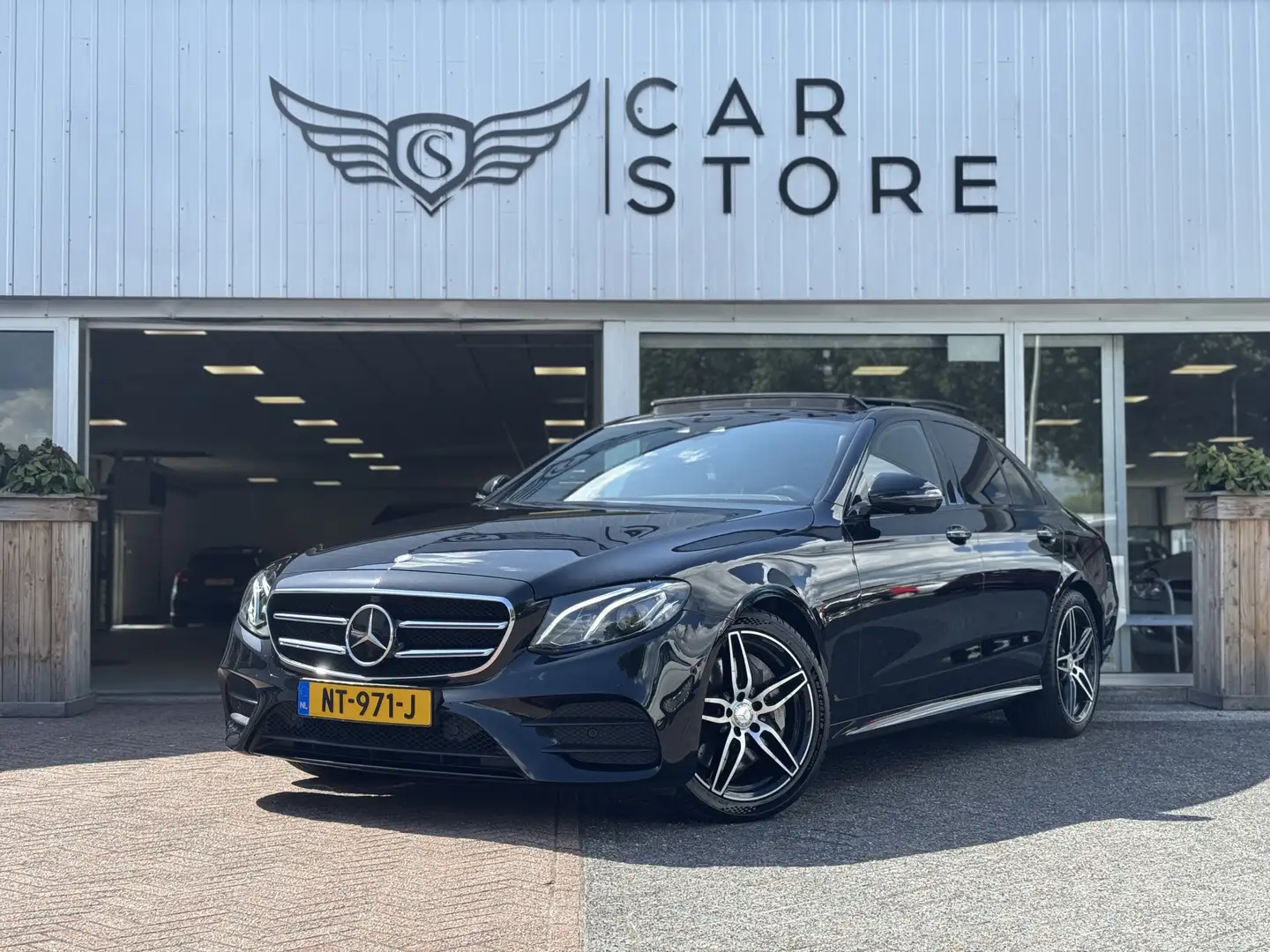 Mercedes-Benz E 350 d Ambition AMG LINE|PANO|SFEER|BURMESTER|CAMERA|AC Zwart - 1