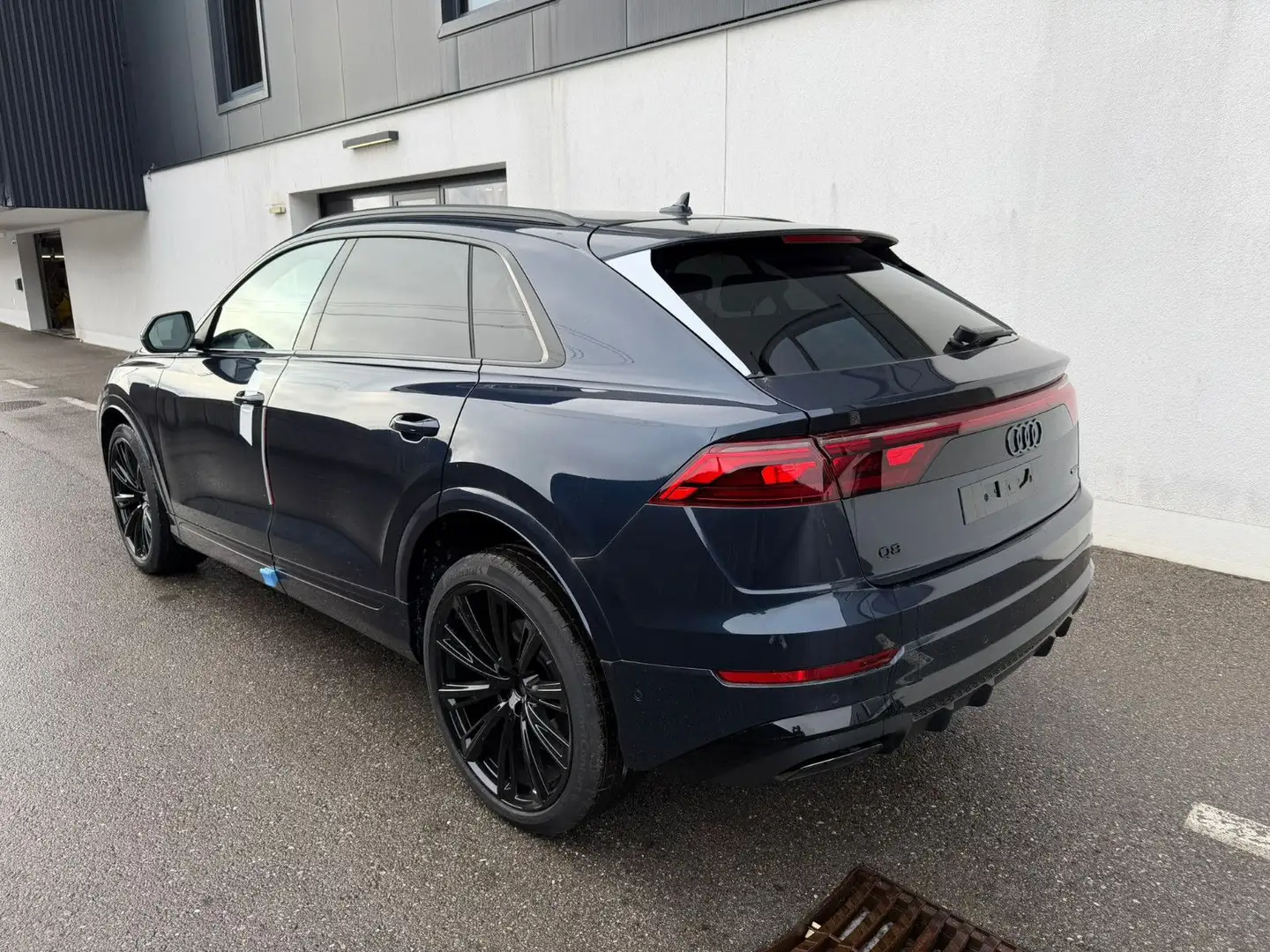 Audi Q8 50TDI quattro S line*PANO*AHK*LASER*MASSAGE* Blauw - 2