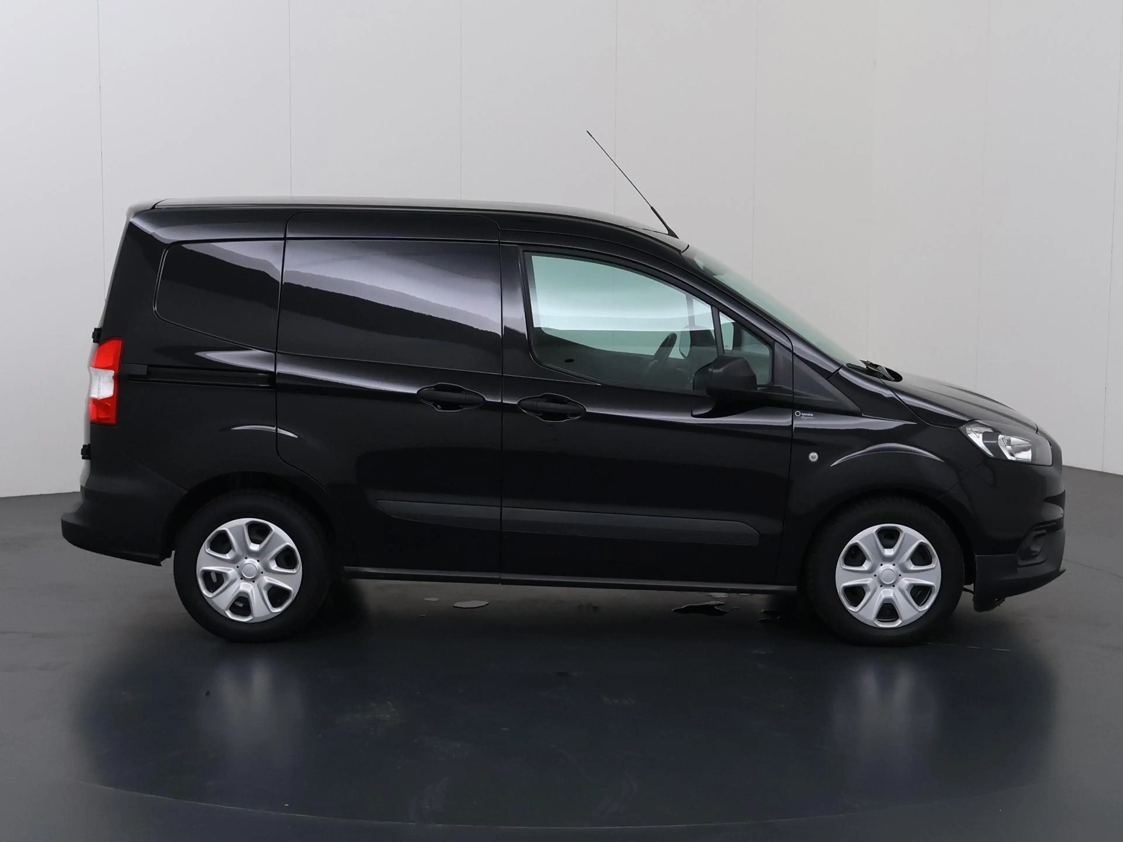 Ford Transit Courier 1.0 TREND | BENZINE | ECOBOOST | S&S | BLUETOOTH | — photo 6
