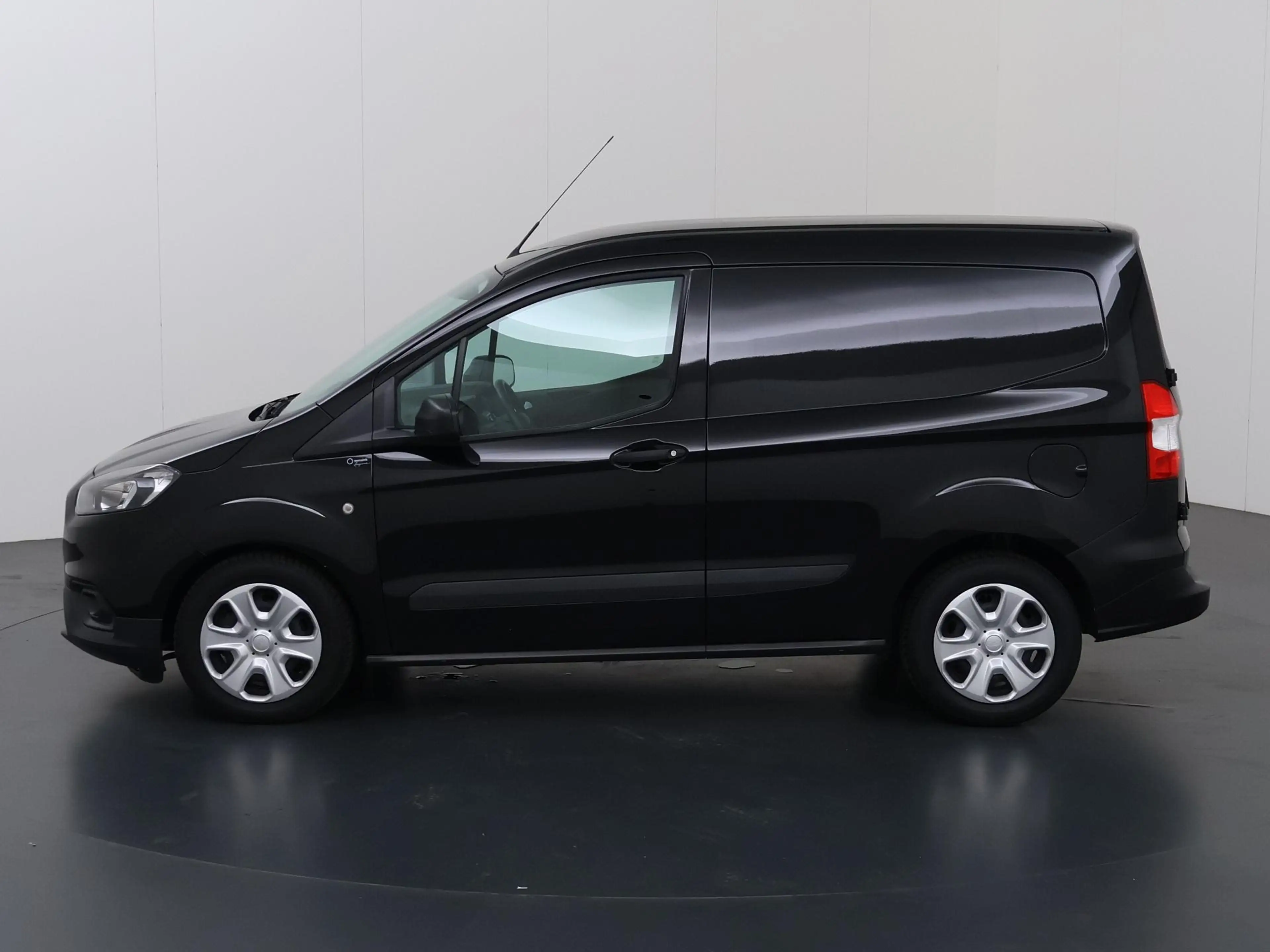 Ford Transit Courier 1.0 TREND | BENZINE | ECOBOOST | S&S | BLUETOOTH | — photo 5
