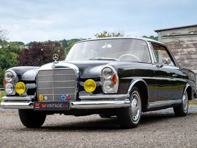 Mercedes-Benz 220 SE Coupé