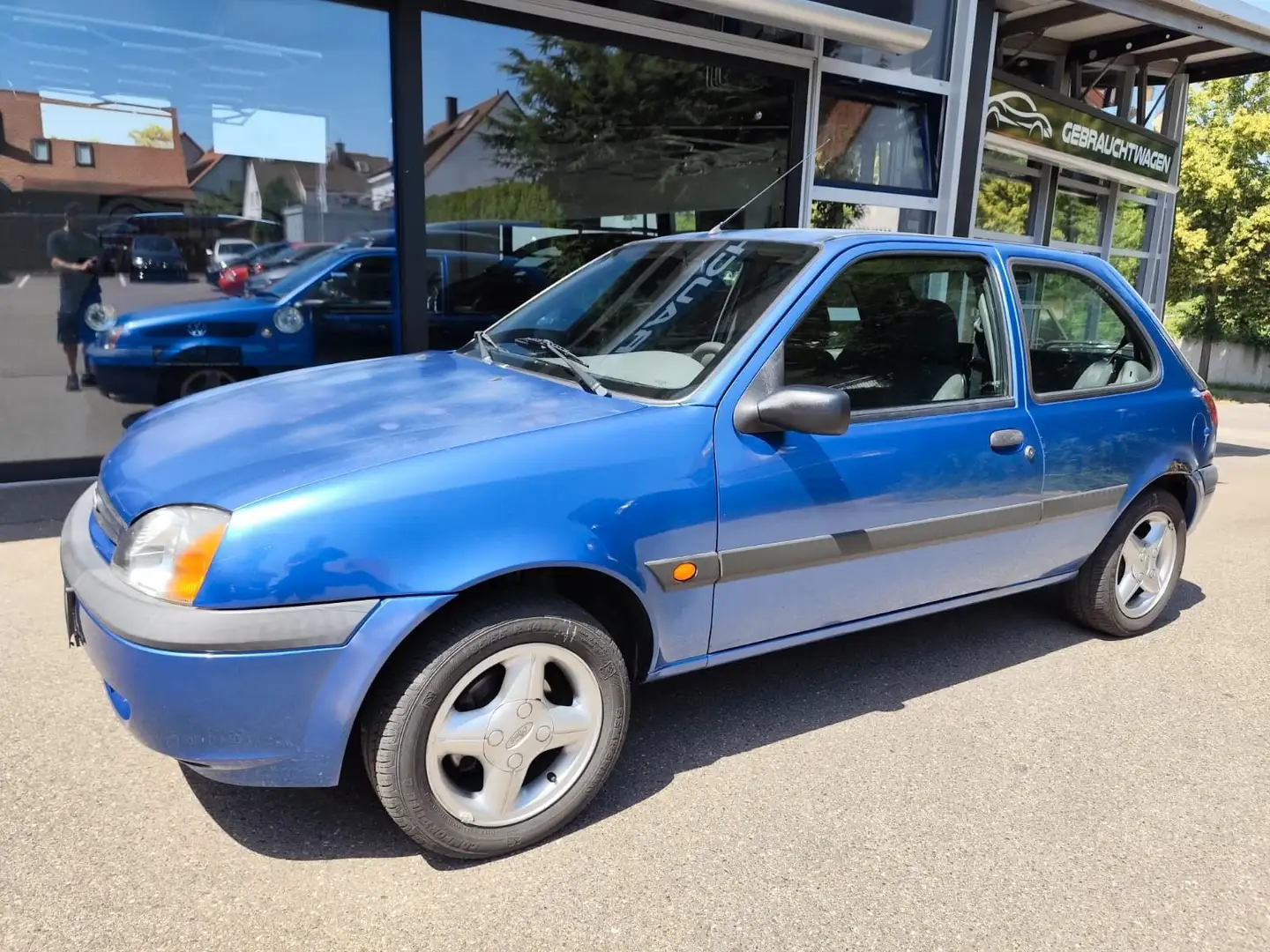 Ford Fiesta 1.3 44 kW Bleu - 1