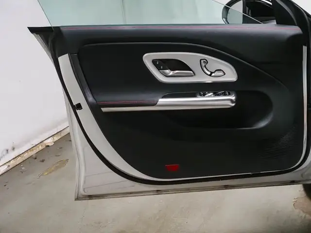 Mercedes-Benz Cla view 9