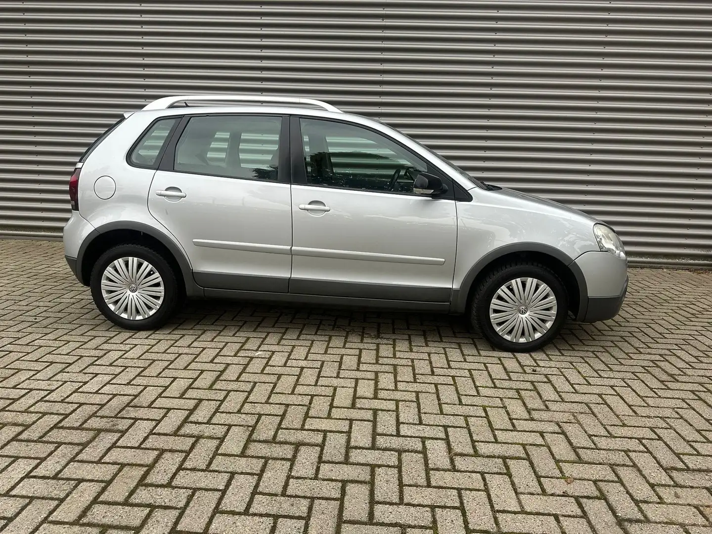 Volkswagen Polo Cross 1.4-16V Gris - 2