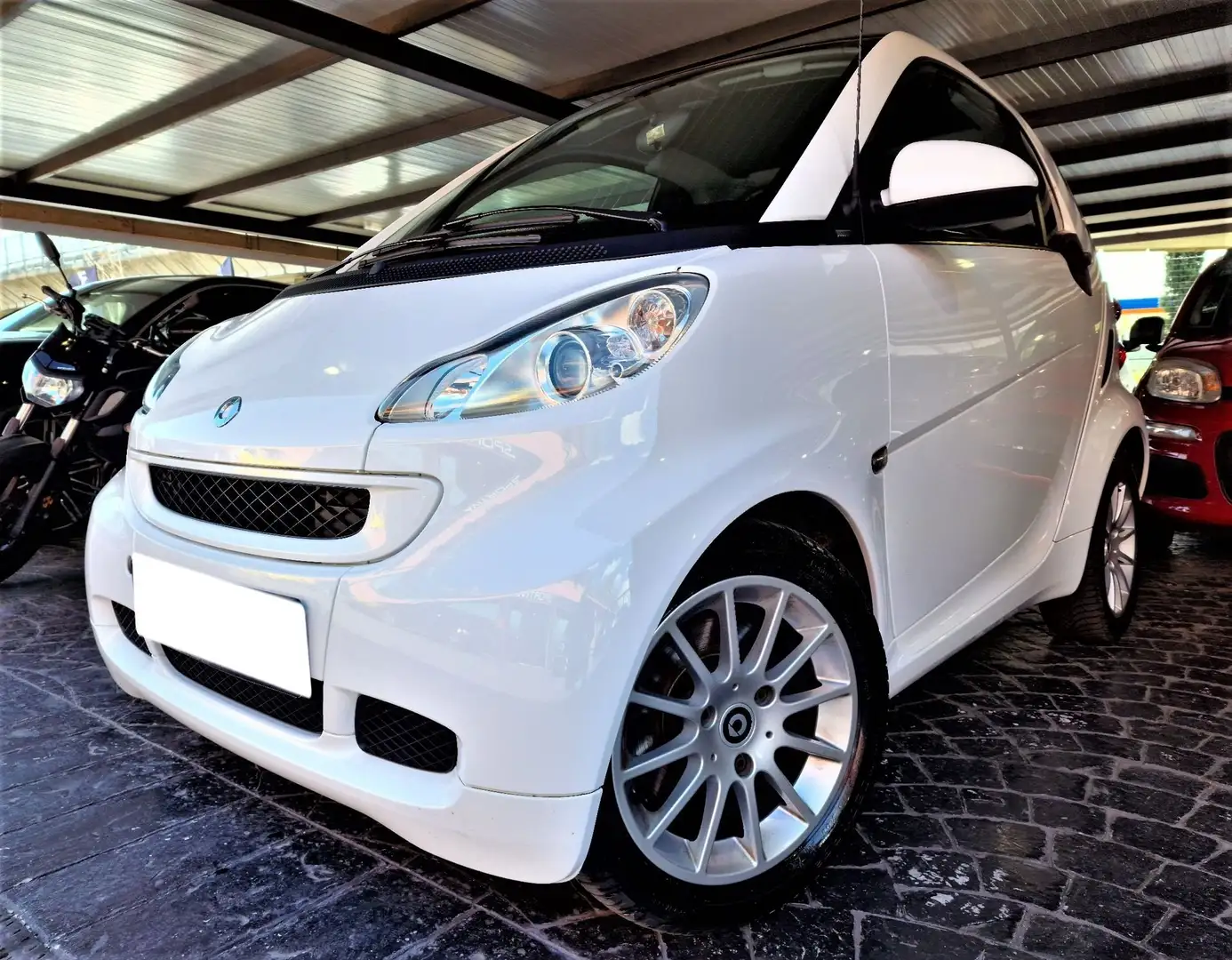 smart forTwo SERVOSTERZO fortwo 1000 62 kW coupé passion Weiß - 1