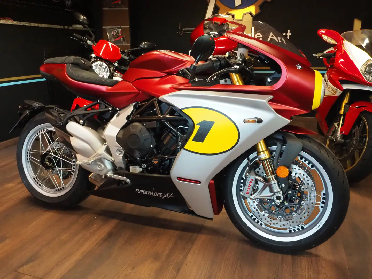 MV Agusta Superveloce 800 Ago Červená - 1