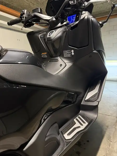 Yamaha TMAX 560 - foto 7