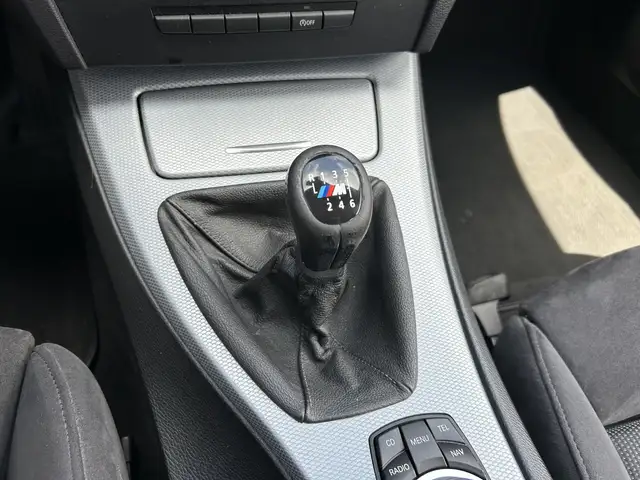BMW 3 Series view 9