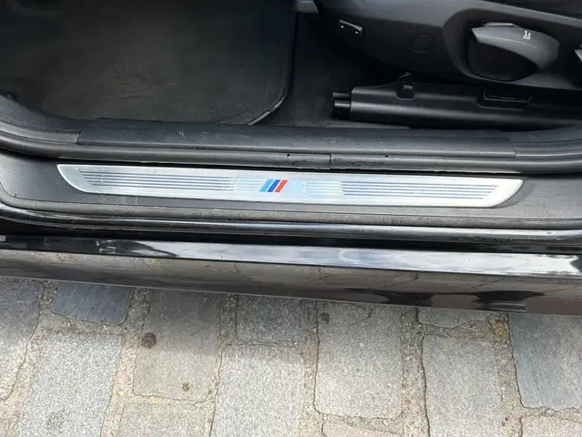 BMW 3 Series view 14