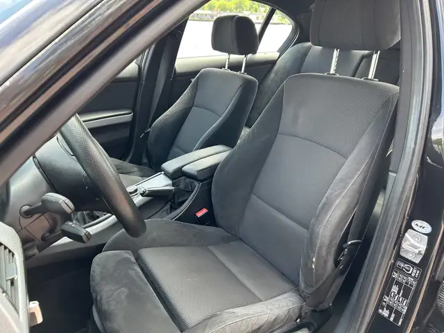 BMW 3 Series view 15