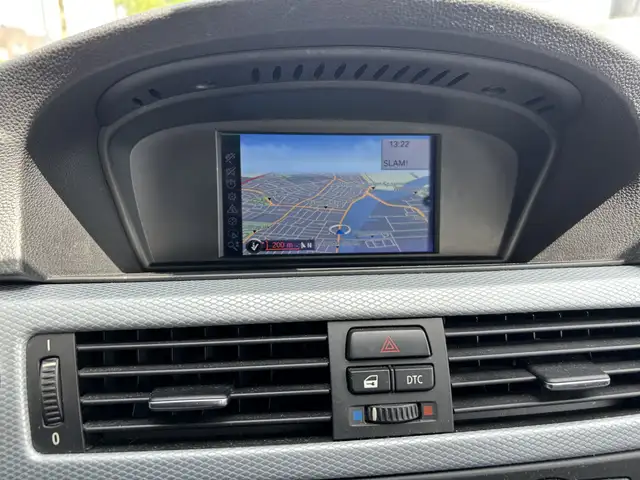BMW 3 Series view 8