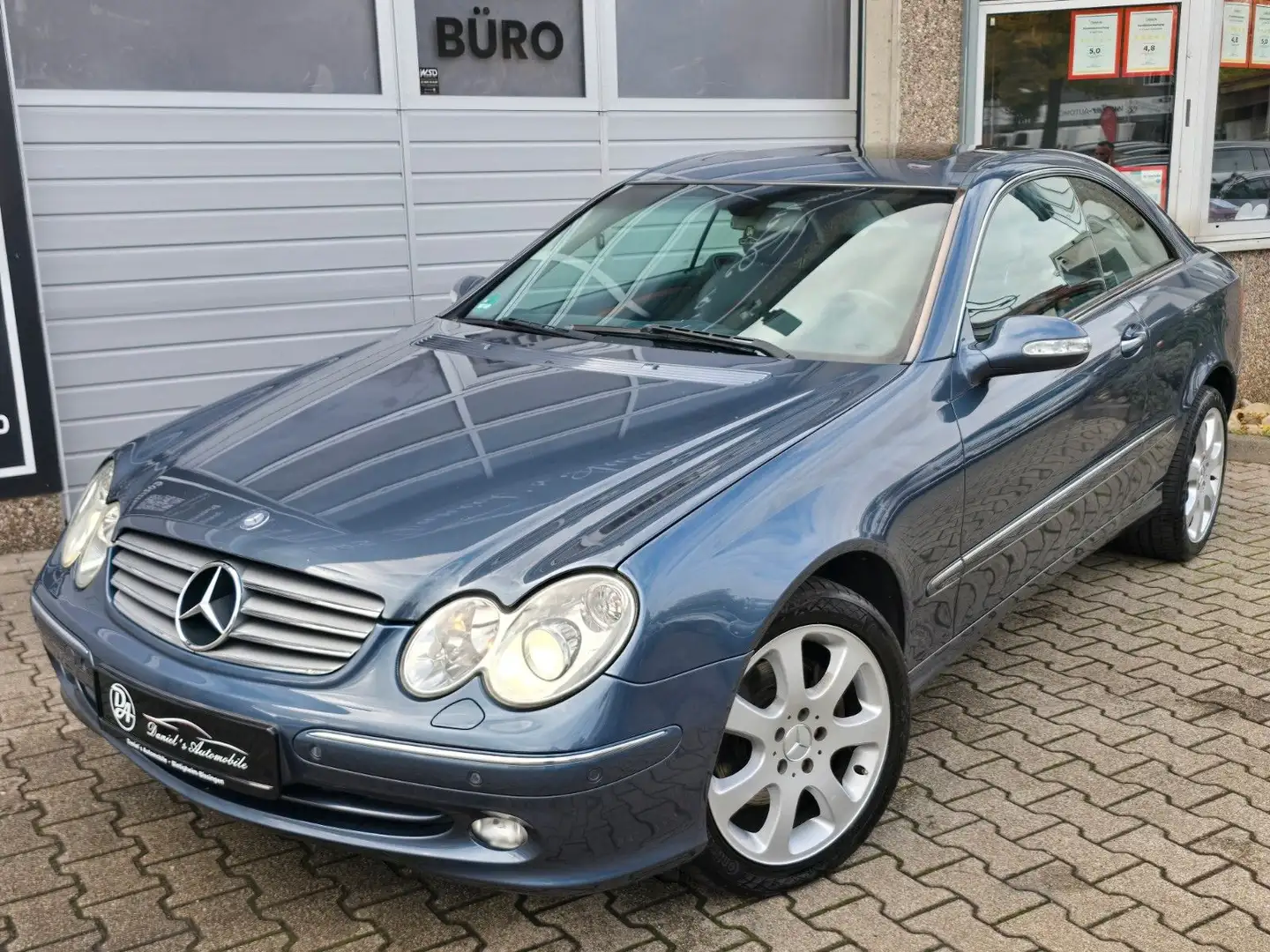 Mercedes-Benz CLK 320 Coupe AUTOMATIK/NAVI/LEDER Blau - 2