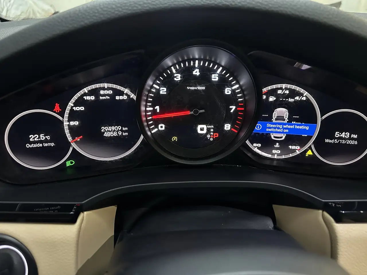 Porsche Cayenne снимка Porsche Cayenne