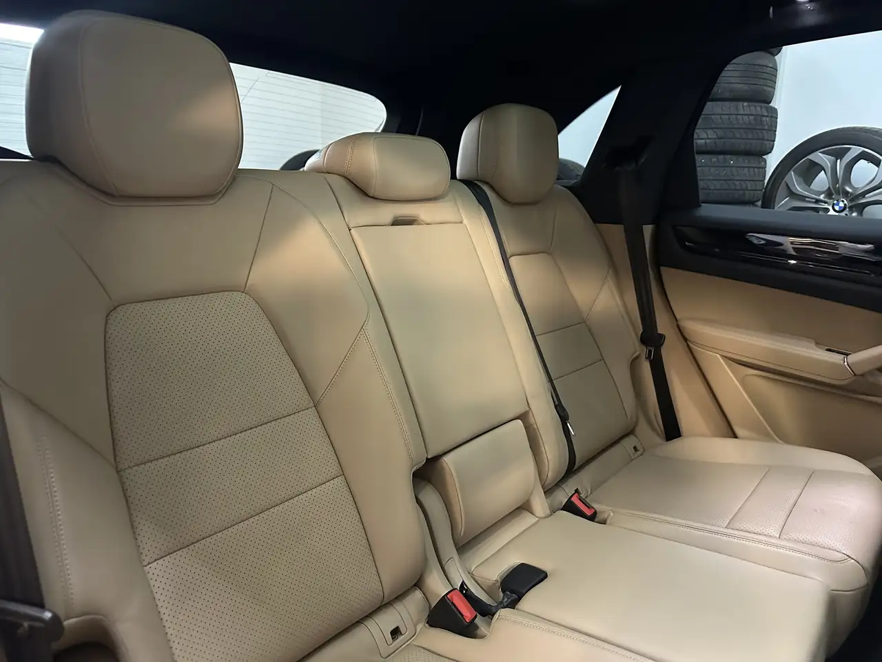Porsche Cayenne снимка Porsche Cayenne