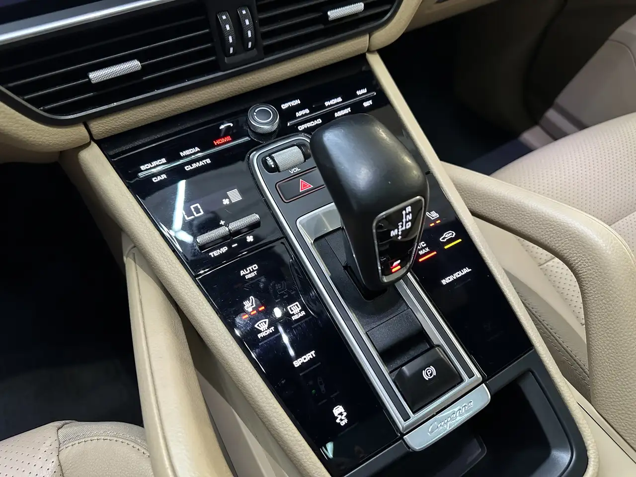 Porsche Cayenne снимка Porsche Cayenne