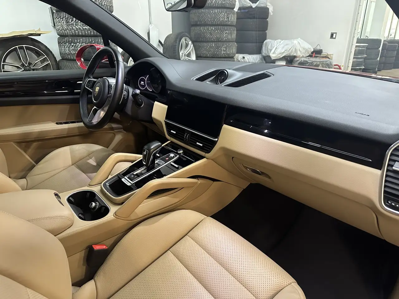 Porsche Cayenne снимка Porsche Cayenne