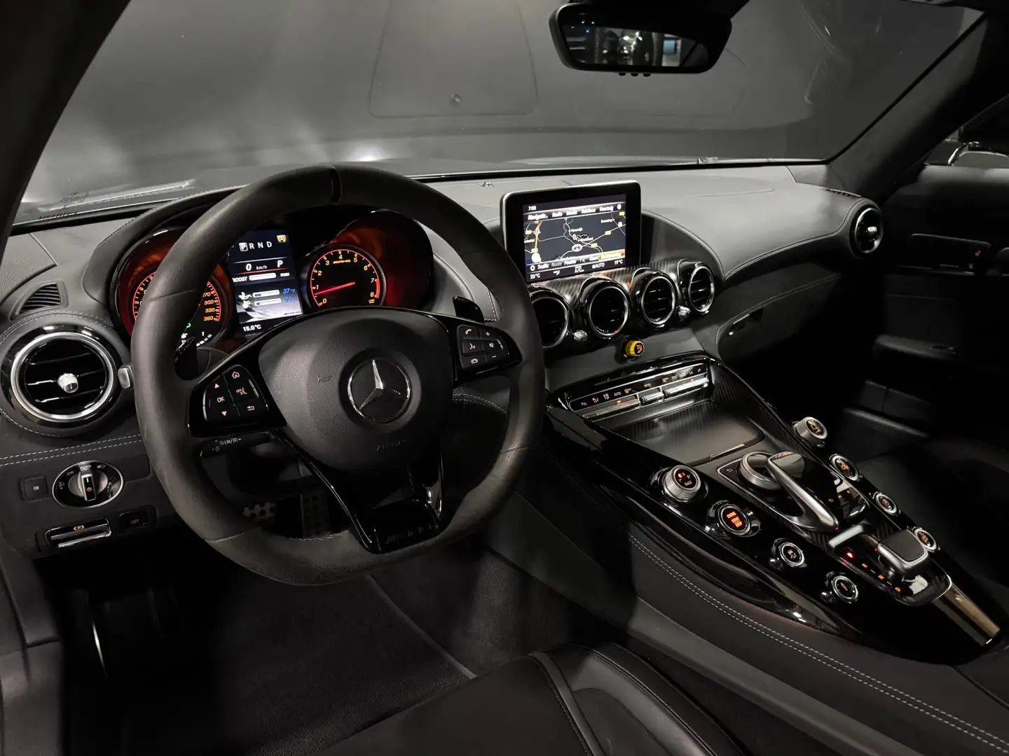 Mercedes-Benz AMG GT - GTR 4.0 V8 585PK, Keramische Remmen, Carbon, Bur Šedá - 2