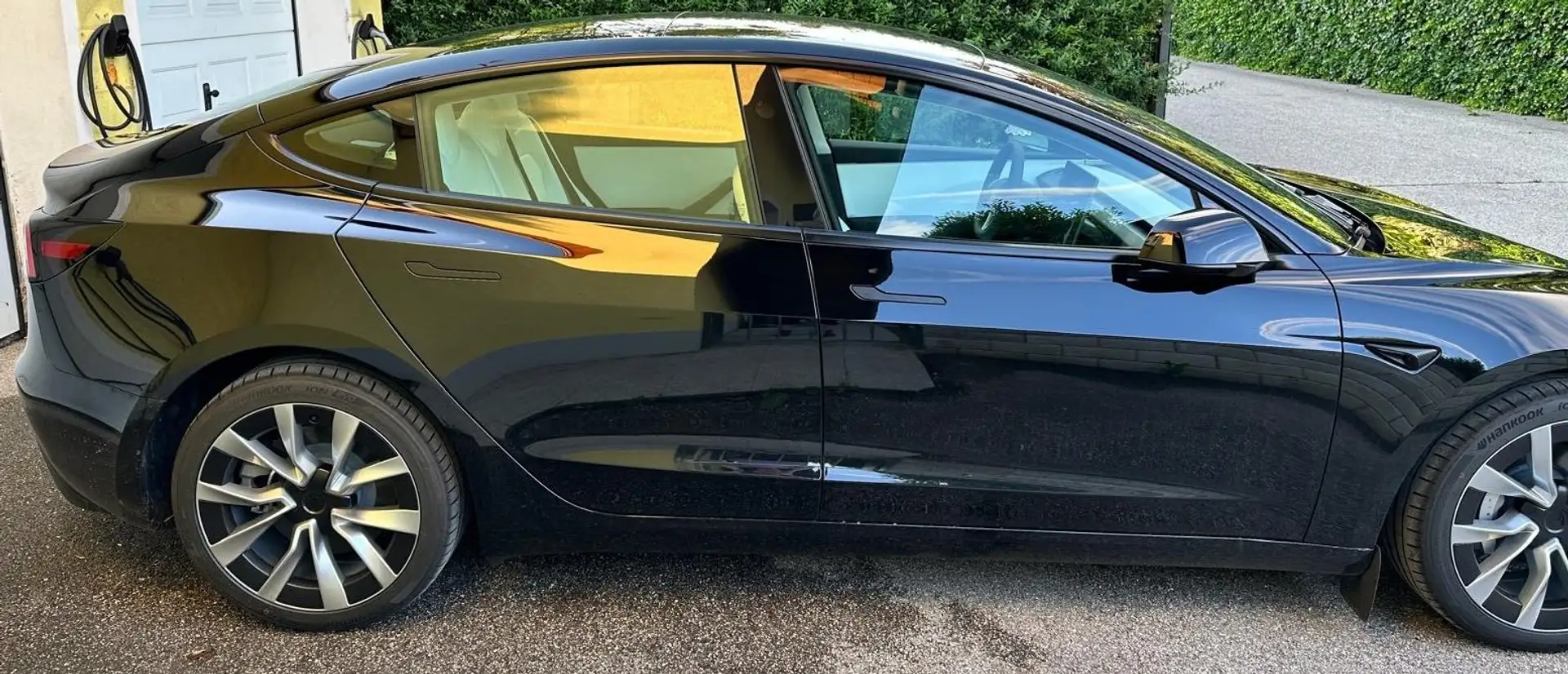 Tesla Model 3 M3 HIGHLAND LR AWD +AHK schwarz, innen weiß Negro - 2