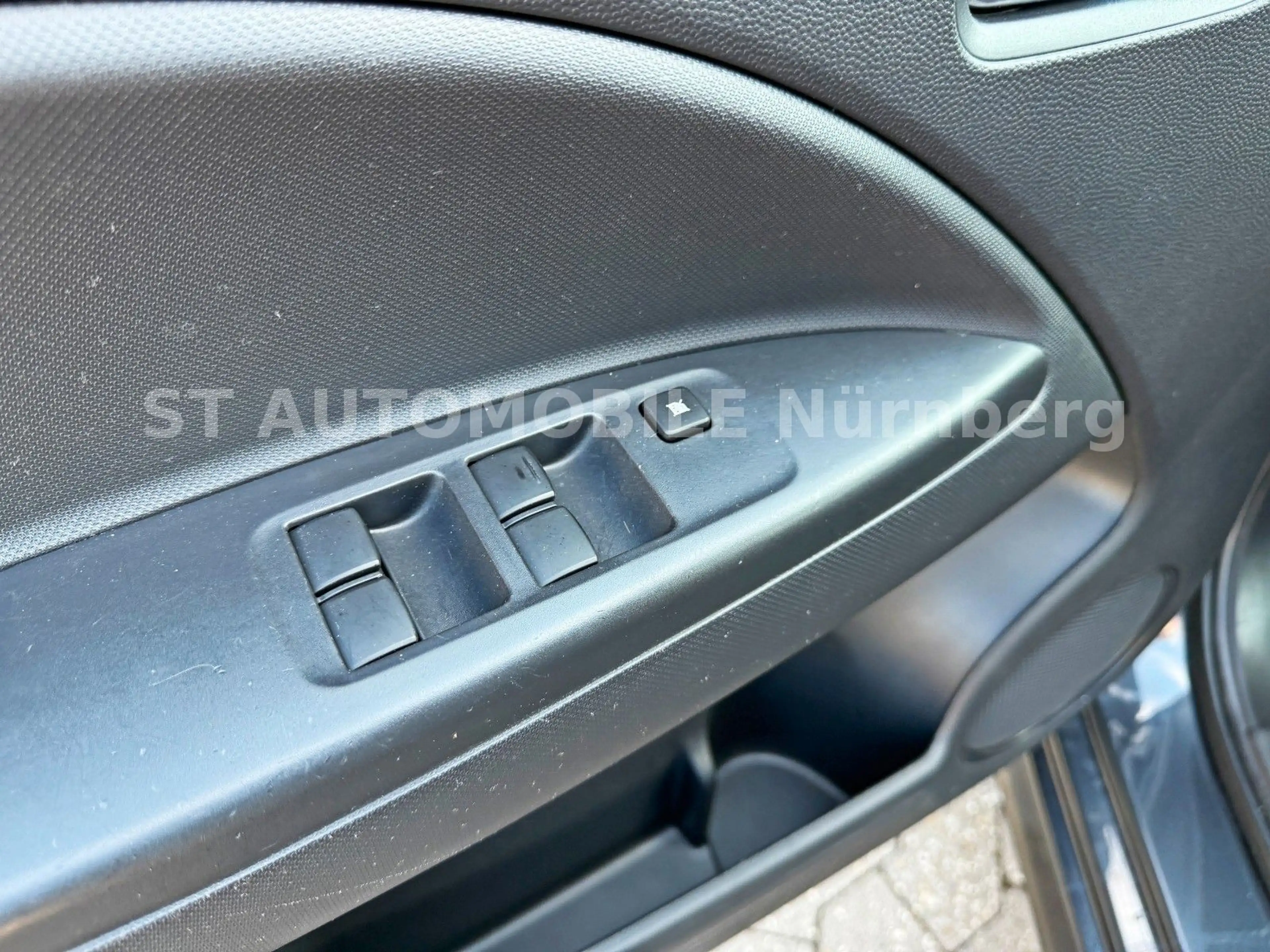 Mitsubishi Space Star Shine*AUTOMATIK*5-TÜR*PDC*KLIMAAUTO* — photo 15