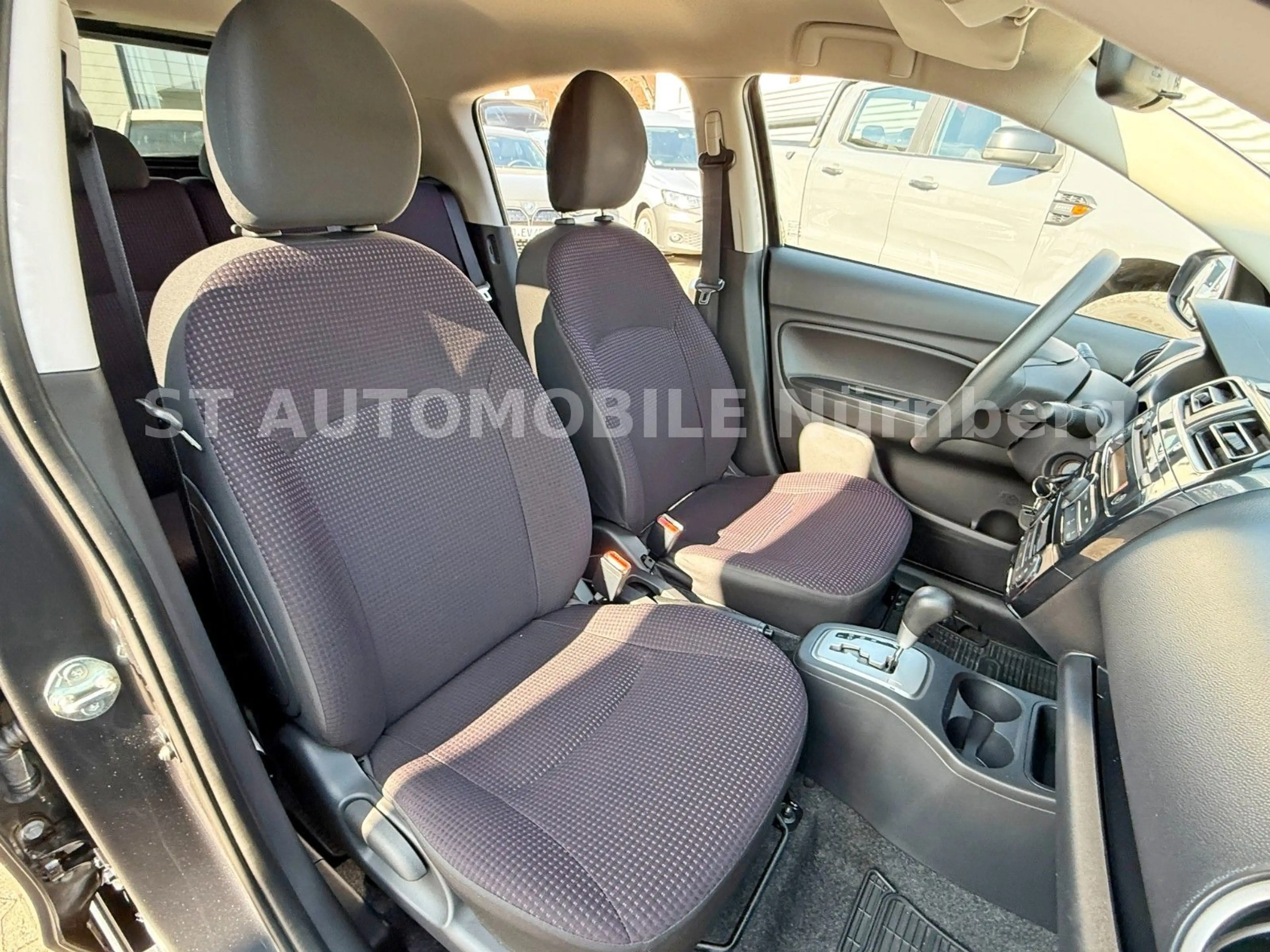 Mitsubishi Space Star Shine*AUTOMATIK*5-TÜR*PDC*KLIMAAUTO* — photo 13