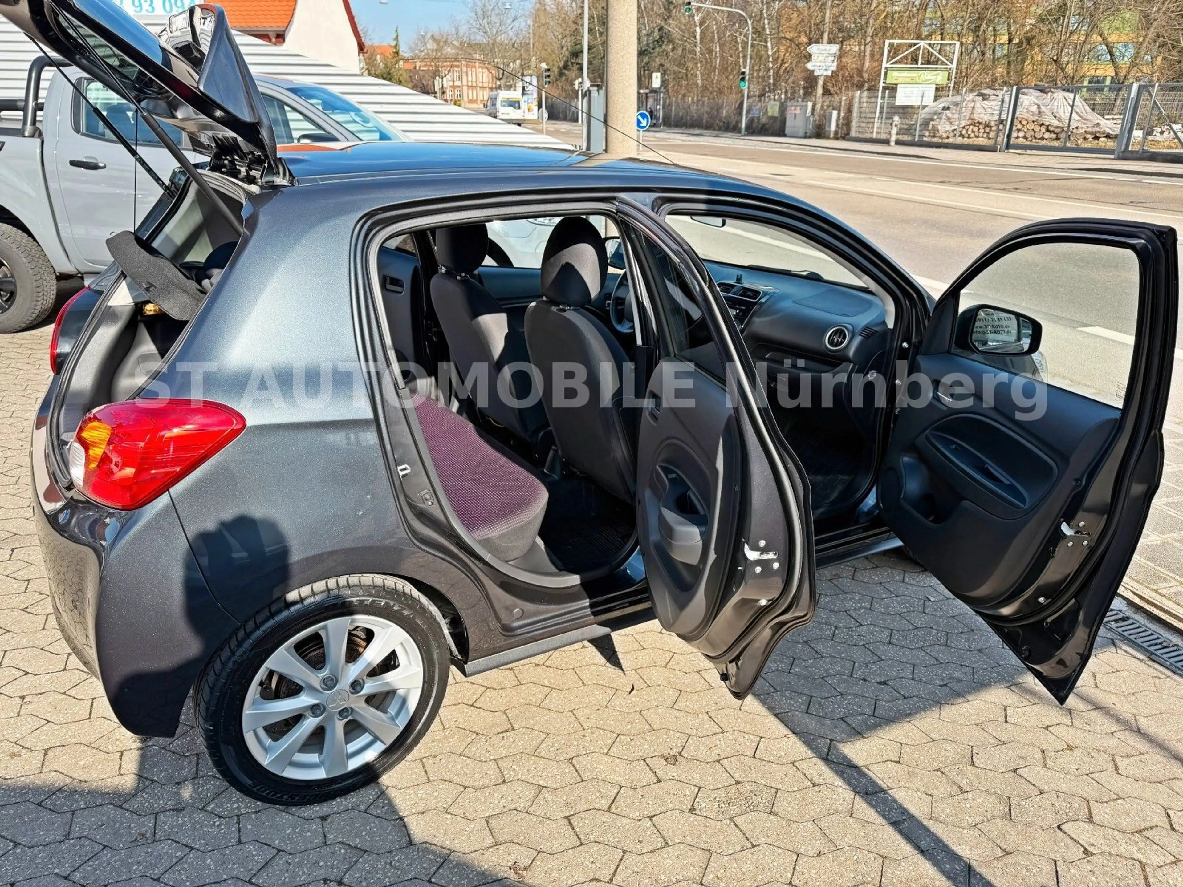 Mitsubishi Space Star Shine*AUTOMATIK*5-TÜR*PDC*KLIMAAUTO* — photo 9