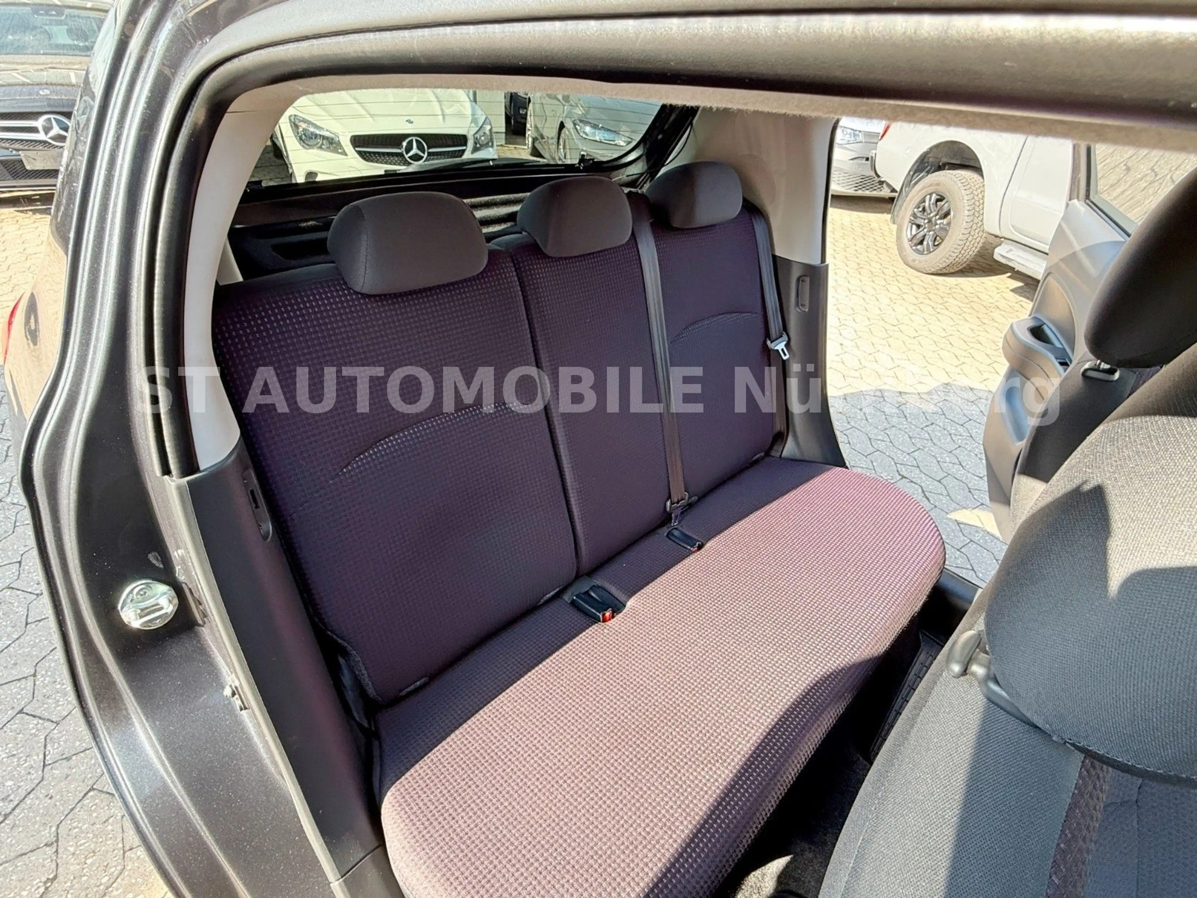 Mitsubishi Space Star Shine*AUTOMATIK*5-TÜR*PDC*KLIMAAUTO* — photo 14