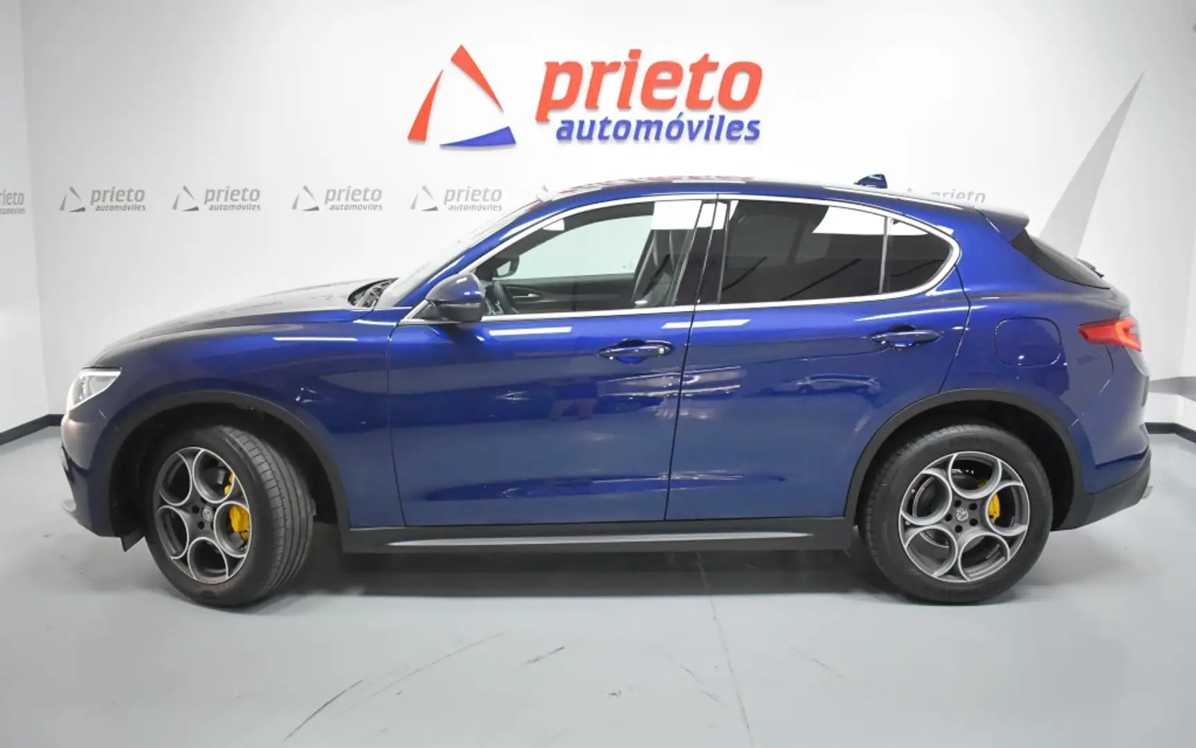 Alfa Romeo Stelvio 2.2 Executive Q4 210 Aut. Bleu - 2