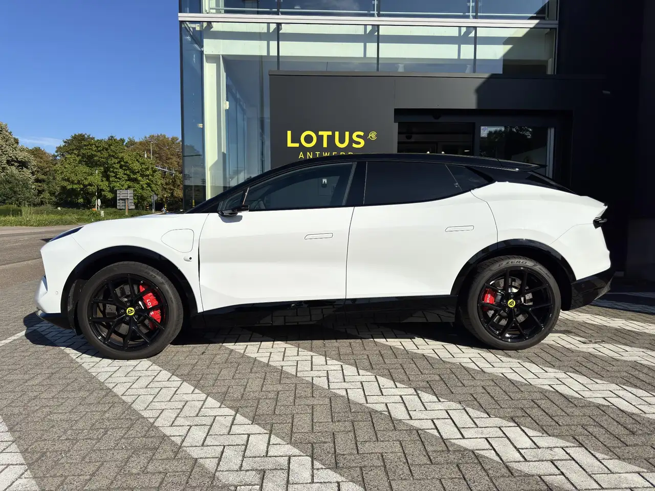 Lotus Eletre 2025