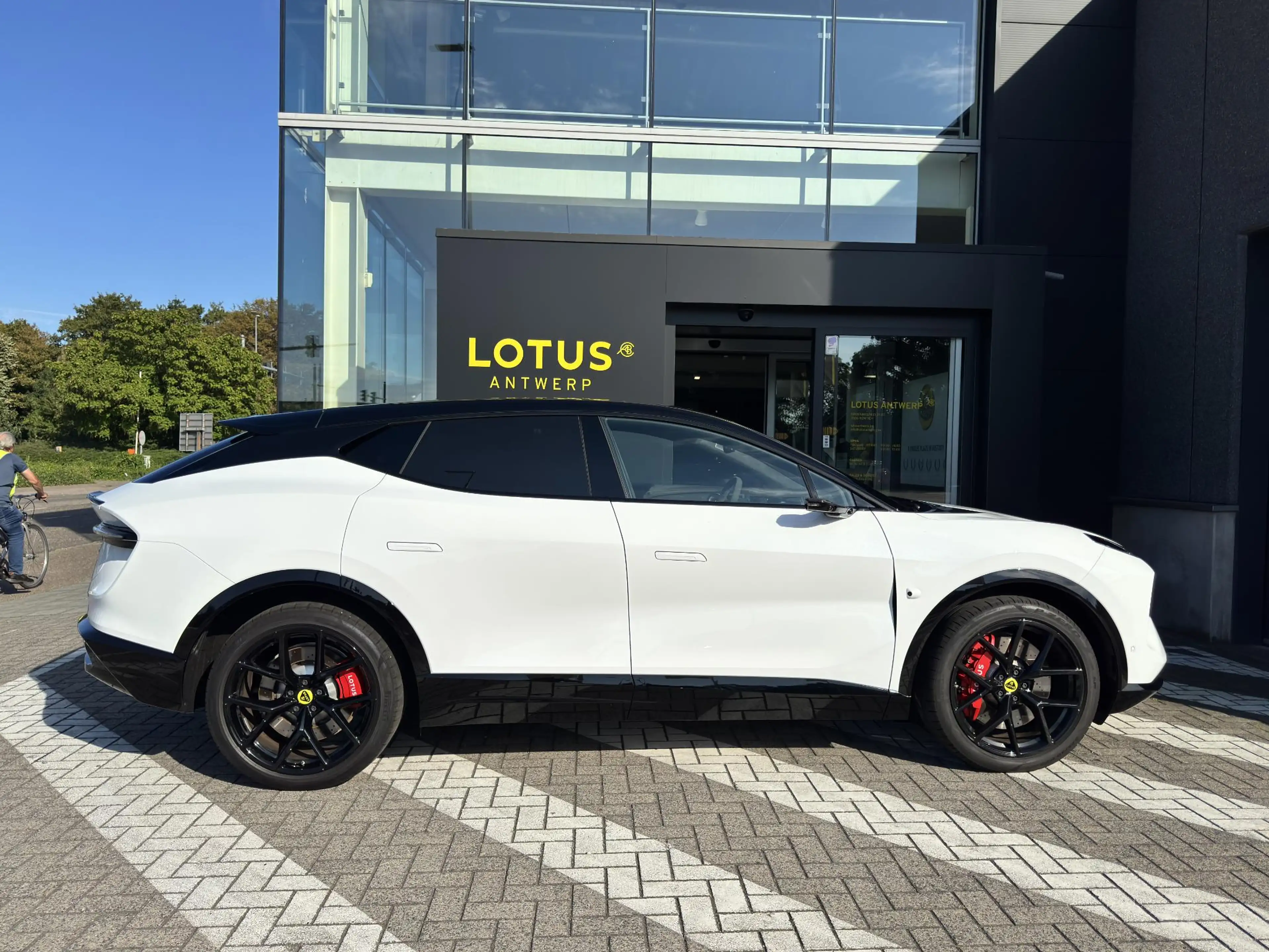 Lotus Eletre 600 Sport SE — photo 6